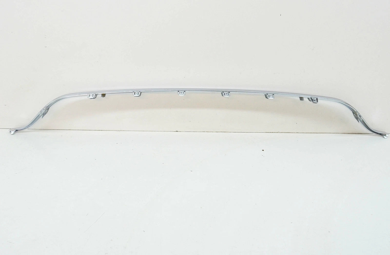 NEW MERCEDES-BENZ E W213 REAR BUMPER CENTER MOLDING TRIM A2138854601 ORIGINAL