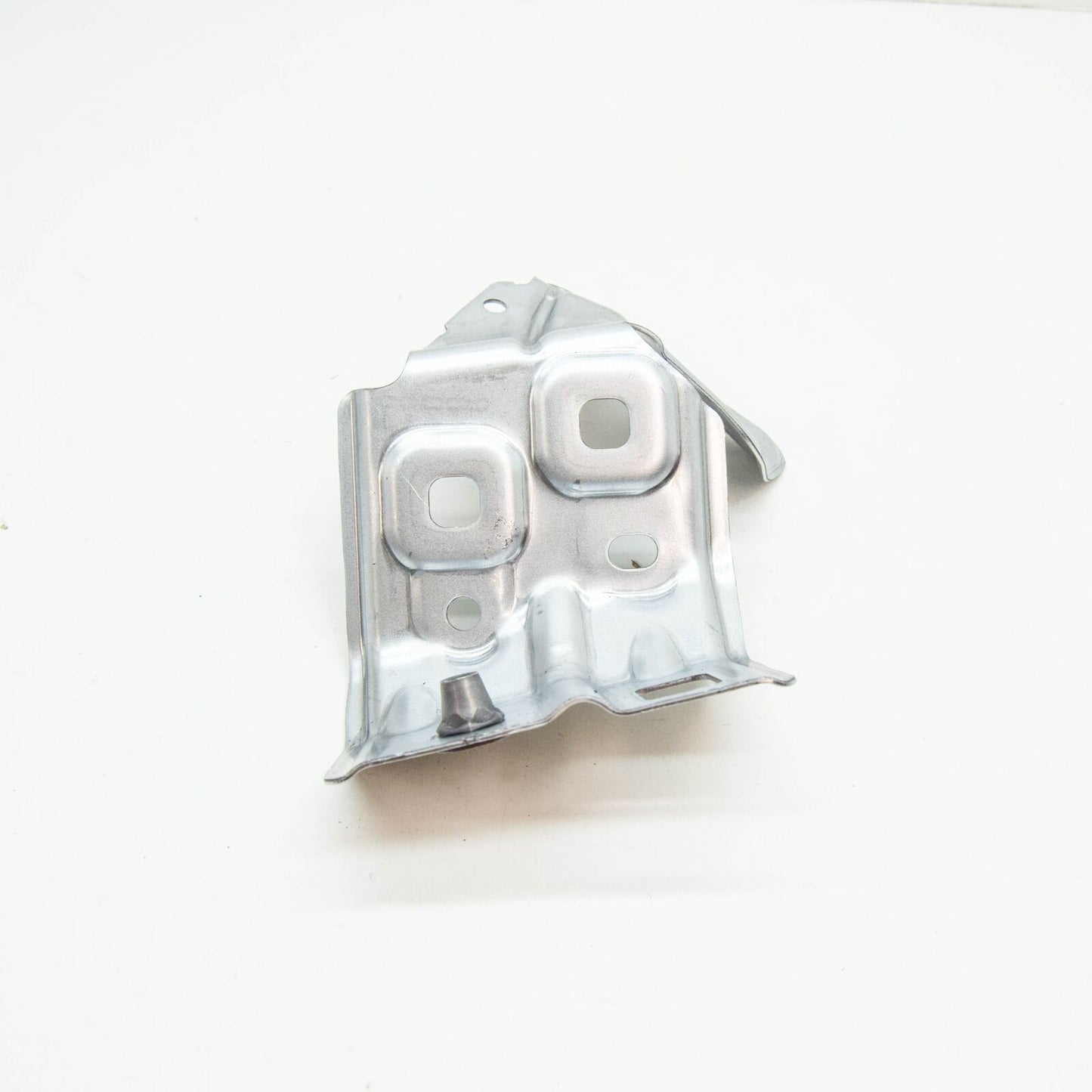 NEW MERCEDES-BENZ CLA C118 FRONT RIGHT FENDER HOLDER A1188804400 ORIGINAL