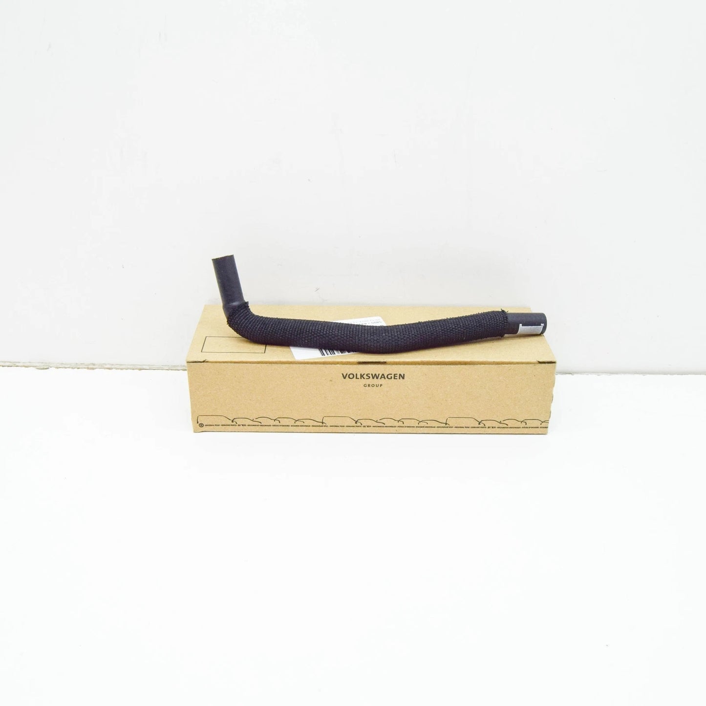 NEW AUDI A5 SPORTBACK F5 ENGINE VENT HOSE 8W0121372 ORIGINAL