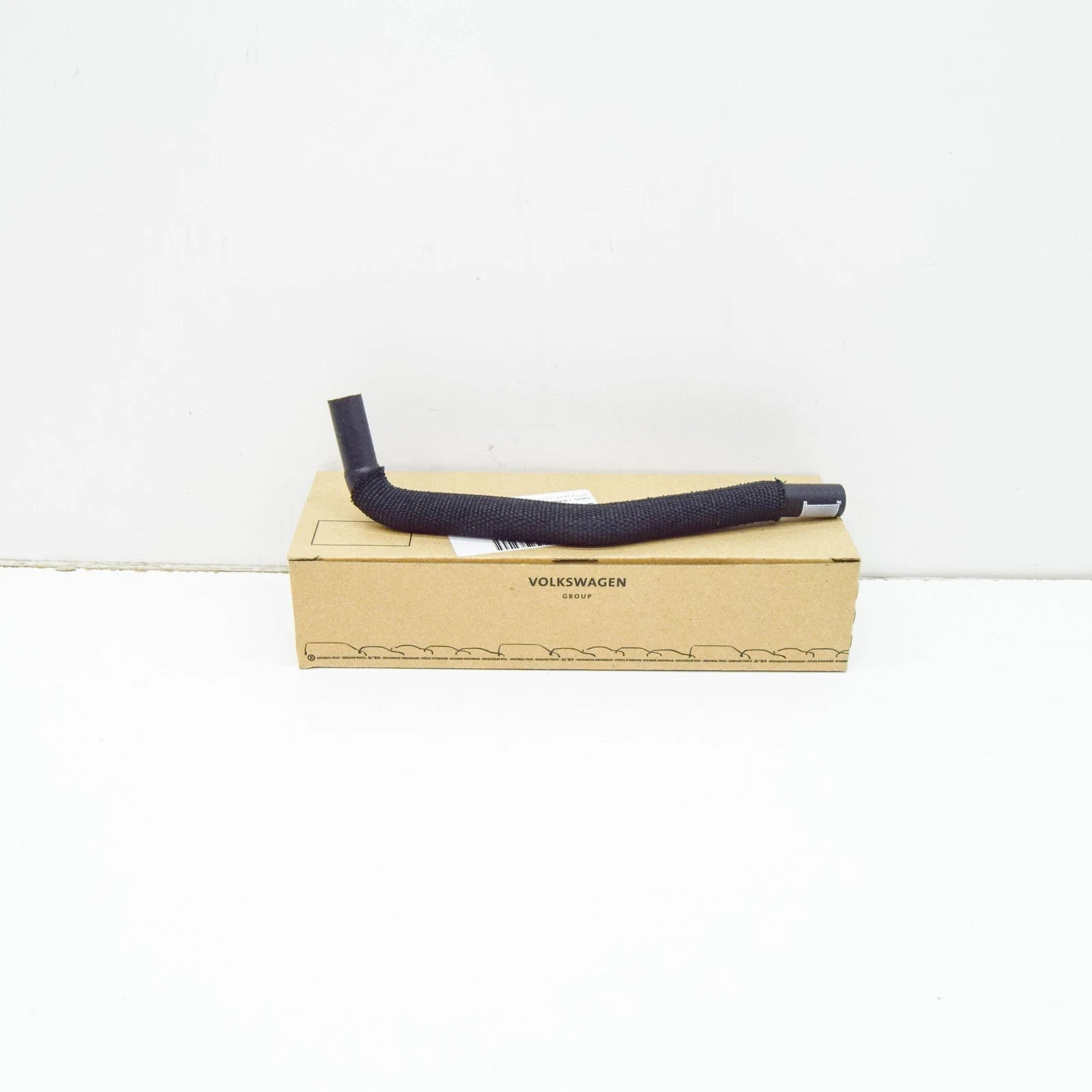 NEW AUDI A5 SPORTBACK F5 ENGINE VENT HOSE 8W0121372 ORIGINAL