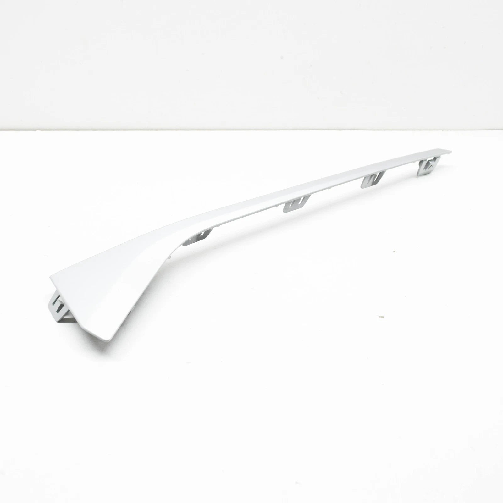 NEW BMW X1 F48 FRONT LEFT GRILLE SIDE TRIM 51117954257 ORIGINAL