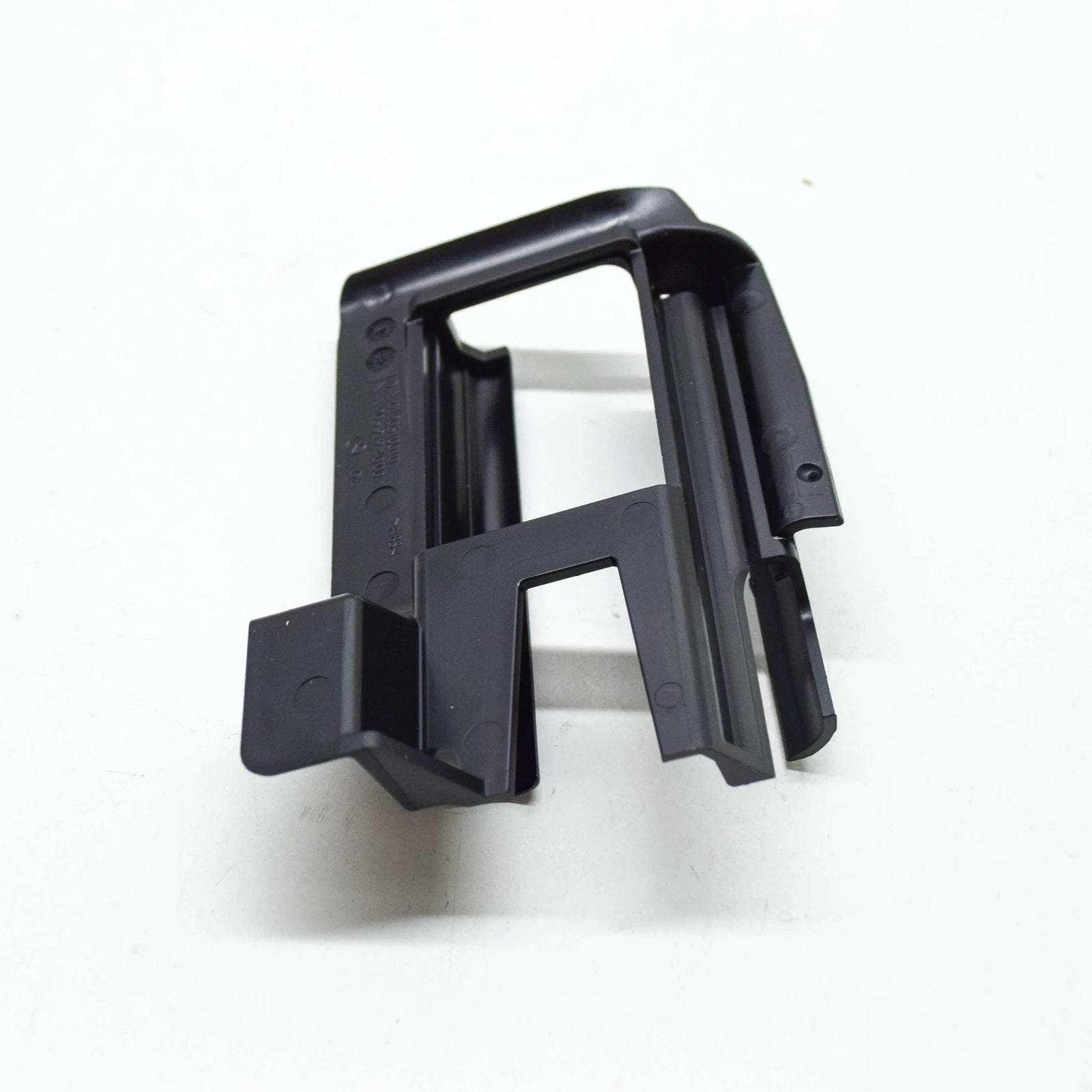 NEW MERCEDES-BENZ C W205 FRONT RIGHT INNER SEAT GUIDE A20591940009051 ORIGINAL