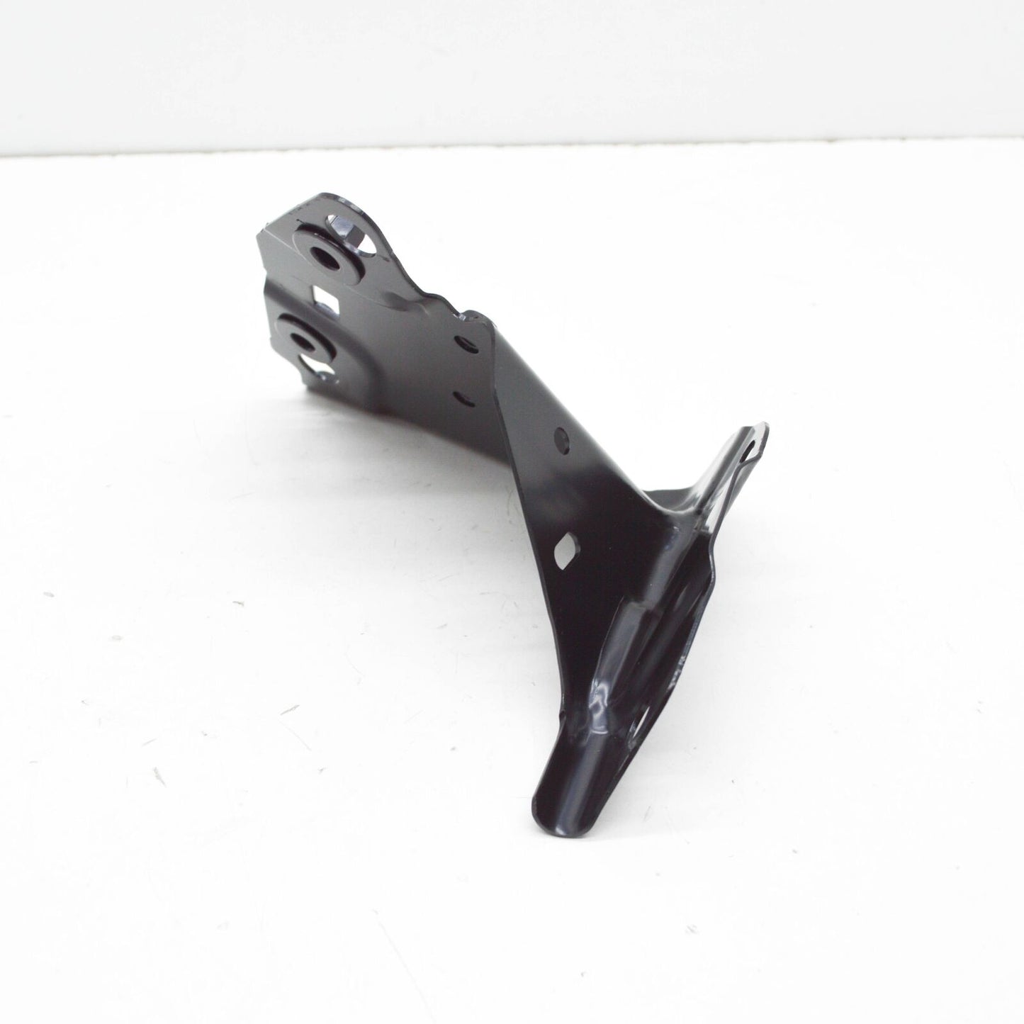 NEW VOLKSWAGEN TIGUAN AD FRONT RIGHT FENDER HOLDER BRACKET 5NA821142B ORIGINAL