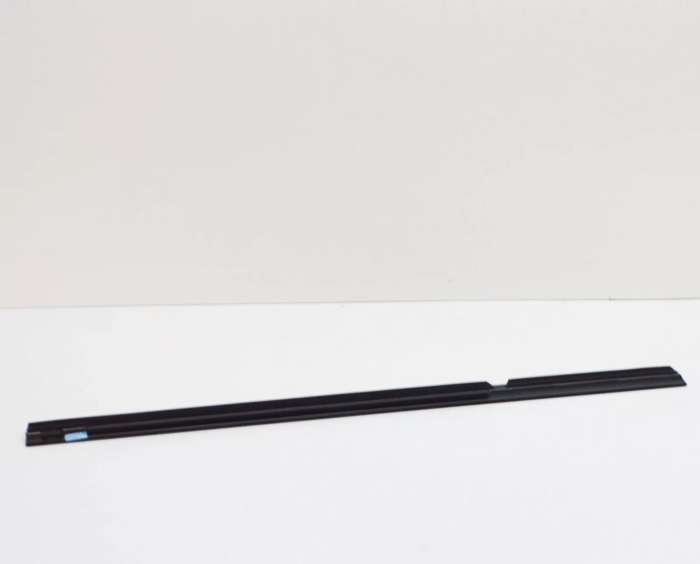 NEW MERCEDES-BENZ CLA C117 REAR RIGHT DOOR WINDOW TRIM STRIP A1177350482