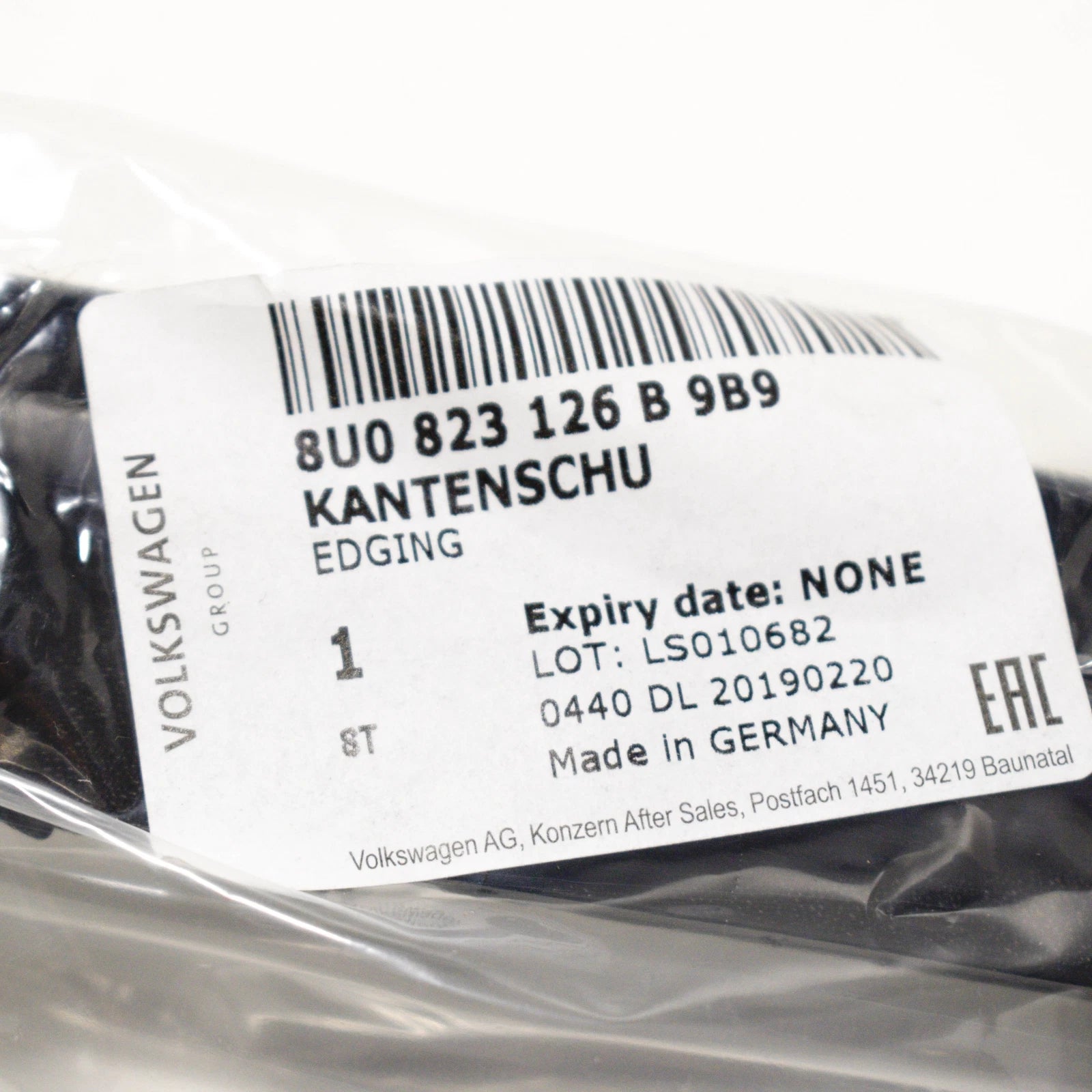 NEW AUDI Q3 8U FRONT BONNET HOOD EDGE PROTECTION 8U0823126B9B9 ORIGINAL