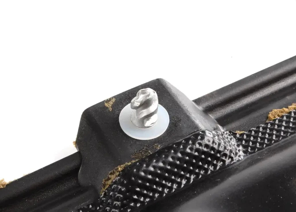 NEW BMW 5 E39 SPLASH SHIELDS ACCESS COVER 51718192752 8192752 ORIGINAL