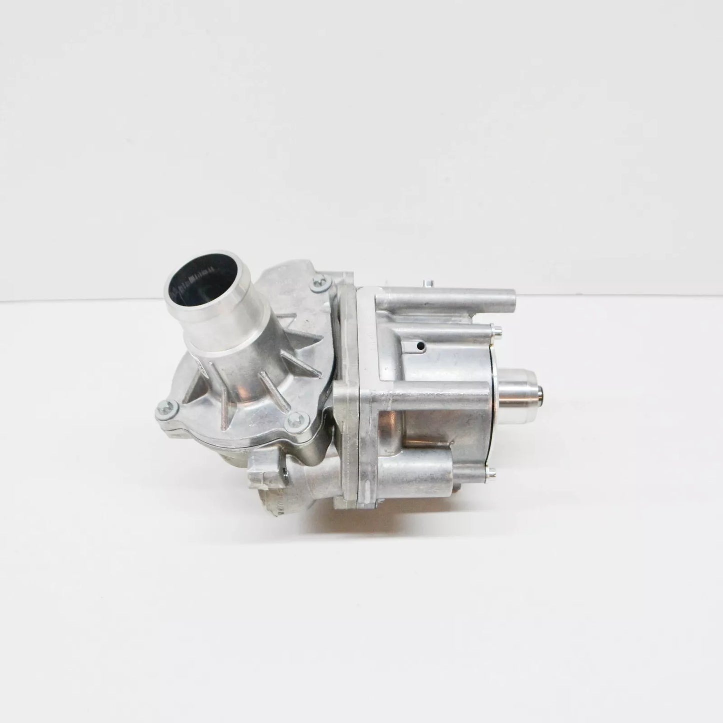 NEW AUDI A8 D4 WATER PUMP 057121011R