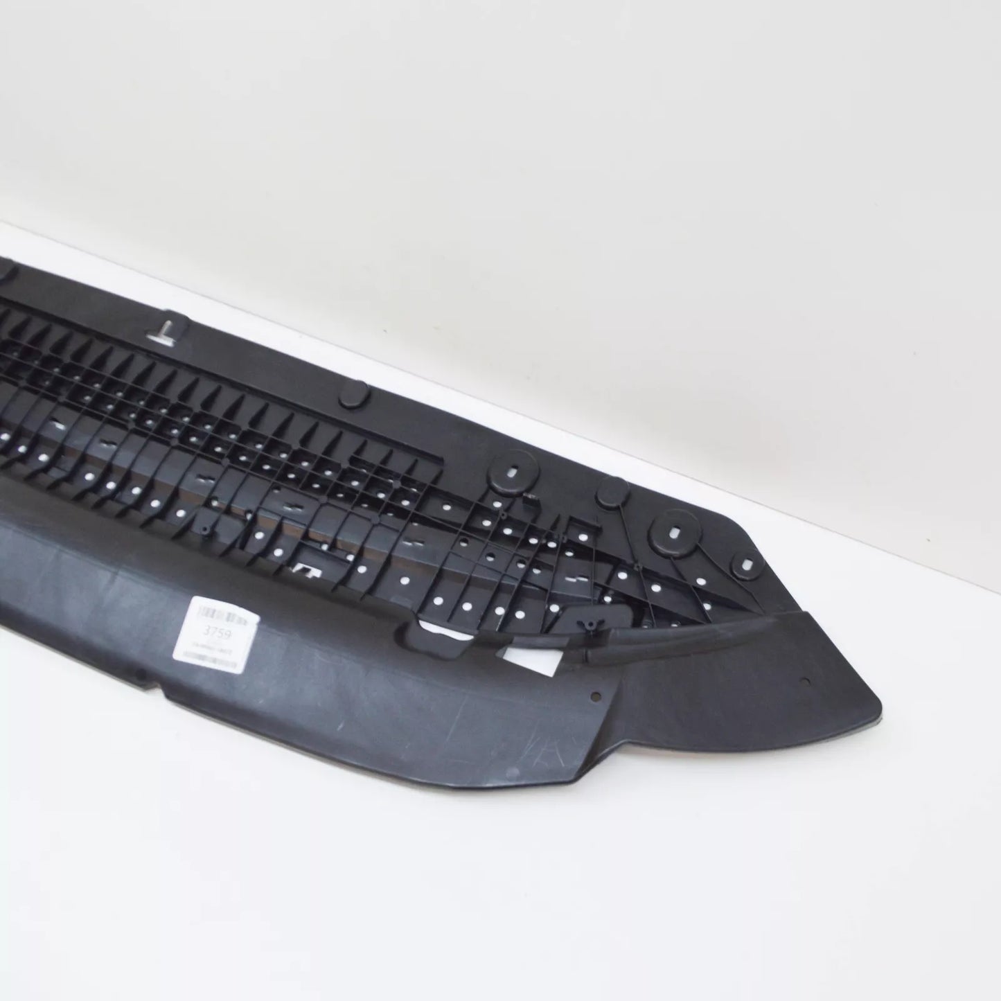 NEW AUDI A5 F5 FRONT BUMPER LOWER CENTRE CLOSING ELEMENT 8W6807611D ORIGINAL