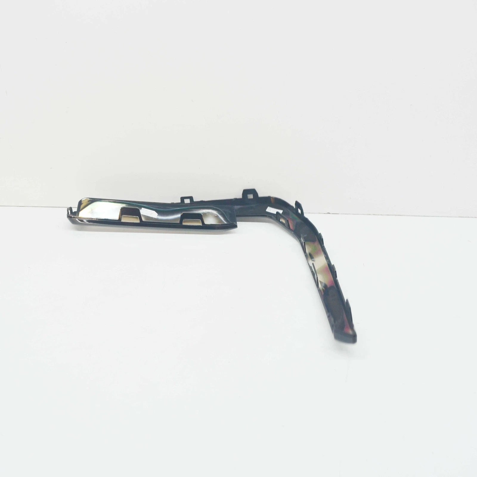 NEW BMW X7 G07 M FRONT BUMPER LOWER GRILLE FINISHER 51118074261 ORIGINAL