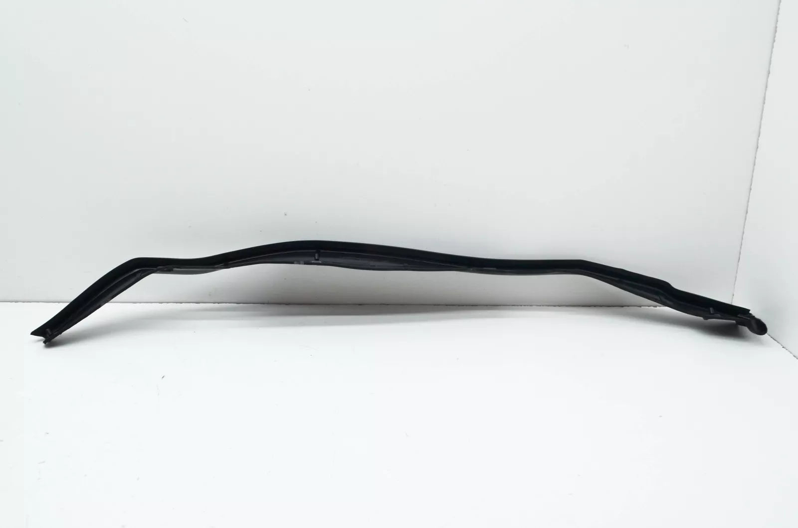 NEW BMW X1 F48 REAR RIGHT DOOR SEAL RUBBER 51357349664 ORIGINAL