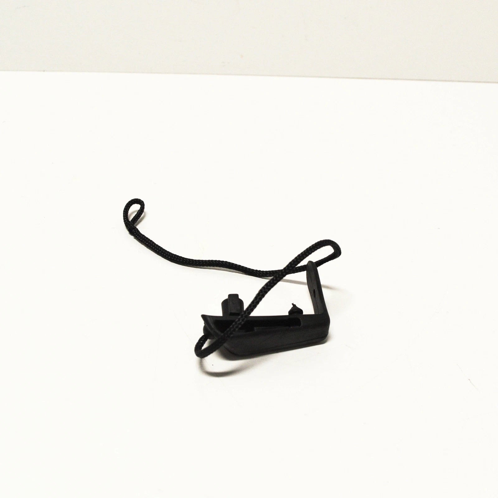 NEW AUDI A1 MK1 PARCEL SHELF RIGHT STRING 8X0867668