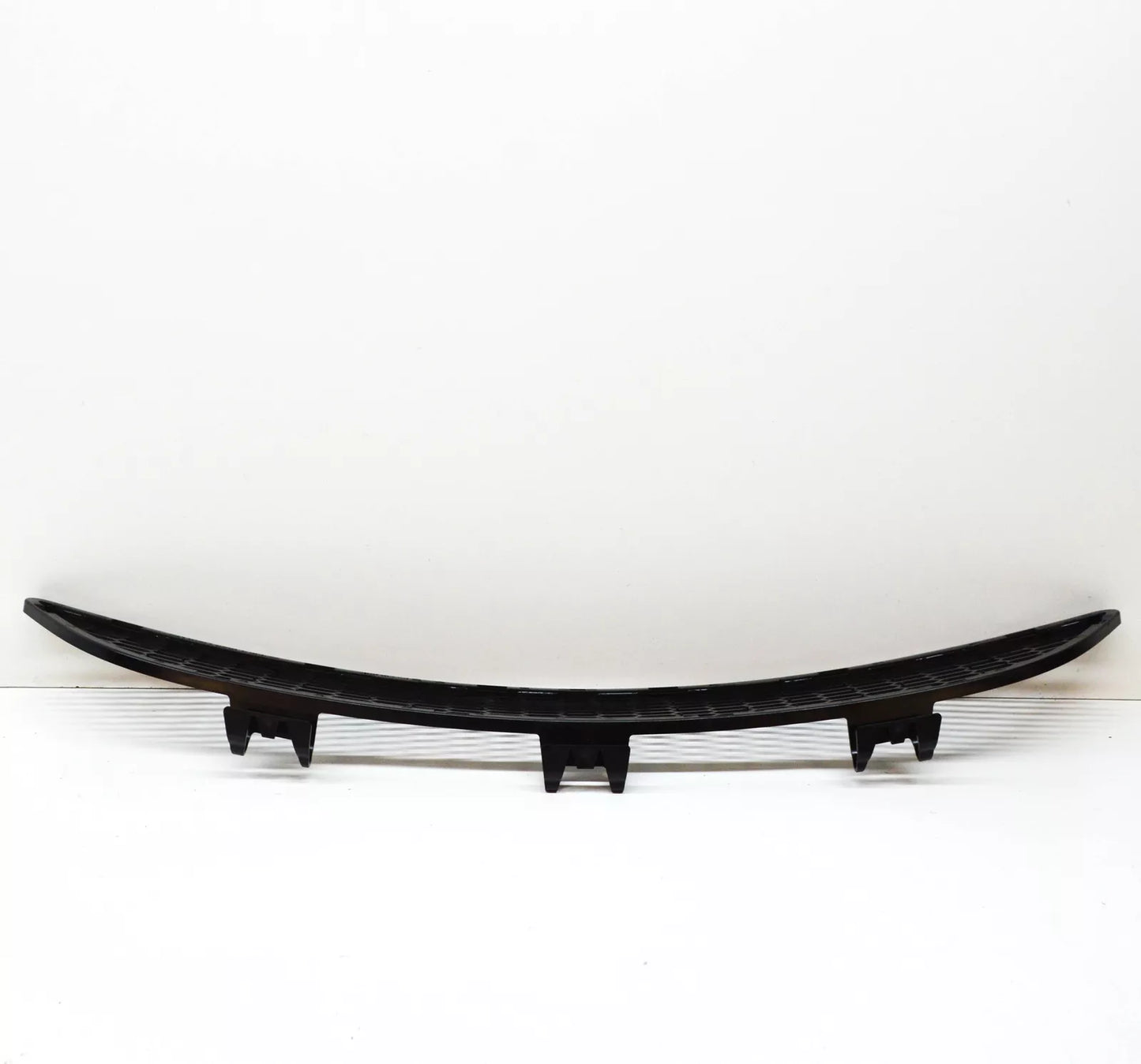 NEW BMW M6 E63 E64 FRONT BUMPER LOWER CENTRAL GRILL 51117898287 7898287 ORIGINAL