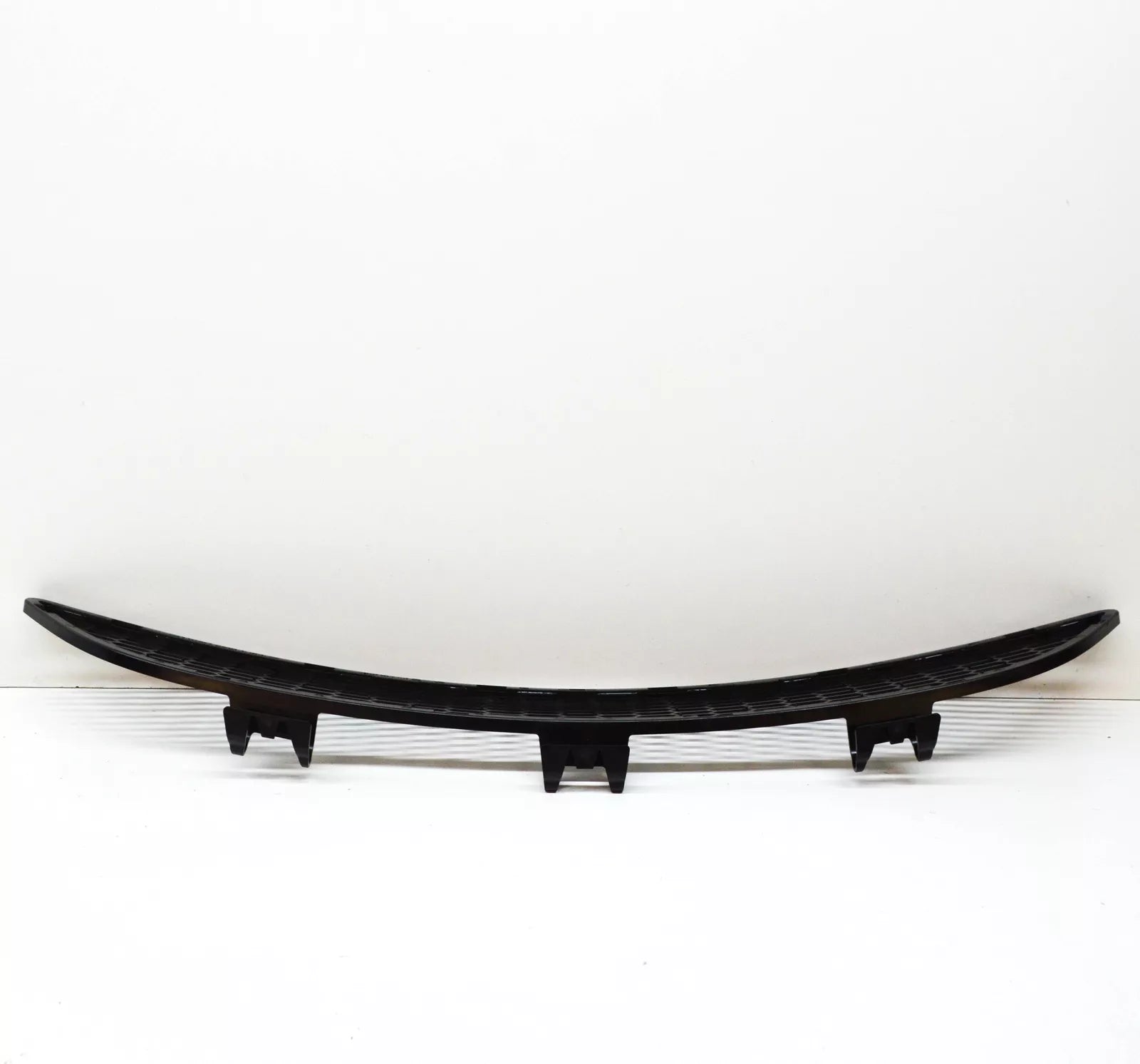 NEW BMW M6 E63 E64 FRONT BUMPER LOWER CENTRAL GRILL 51117898287 7898287 ORIGINAL