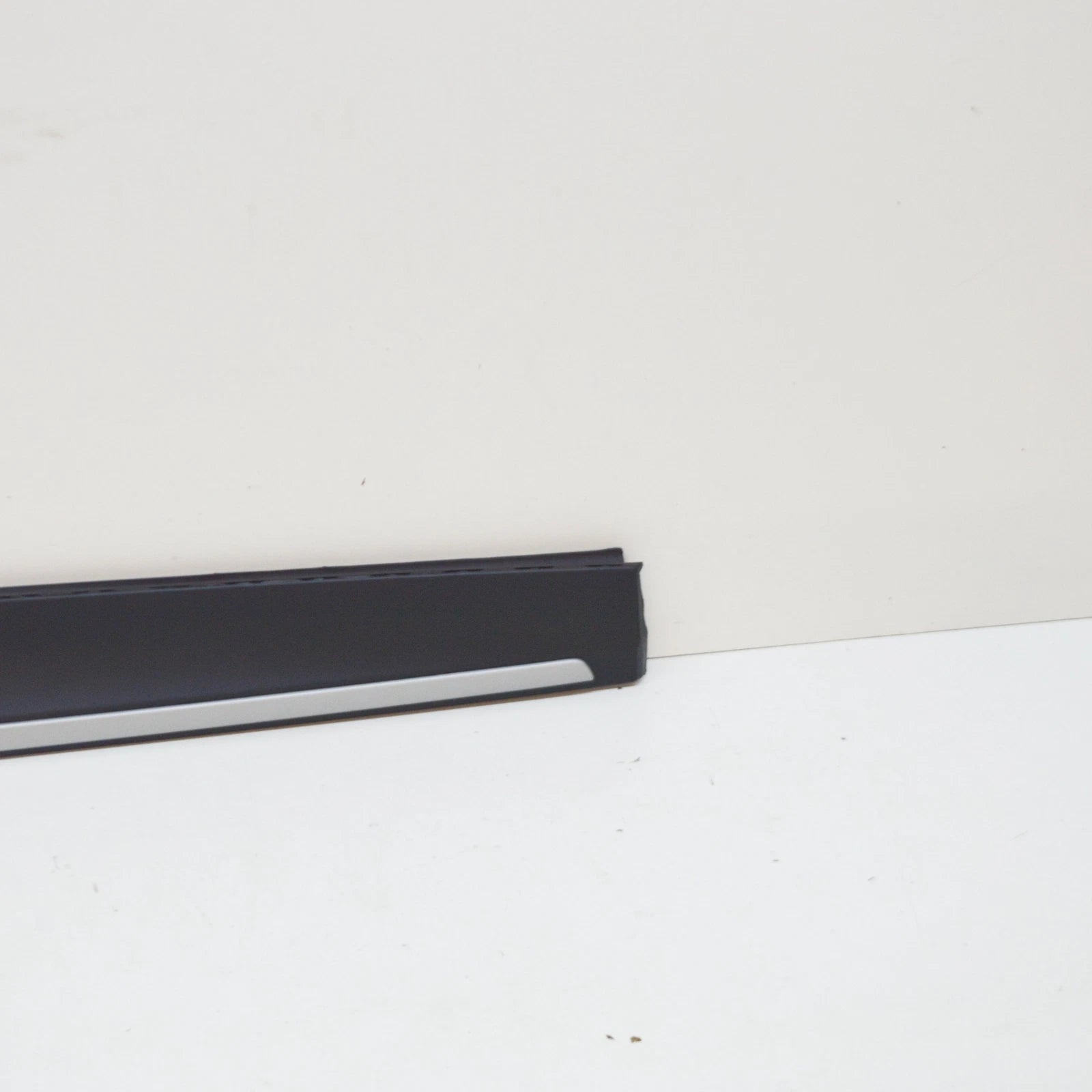 NEW BMW X3 F25 FRONT LEFT PANEL X-LINE ROCKER MOULDING 51137220609 ORIGINAL