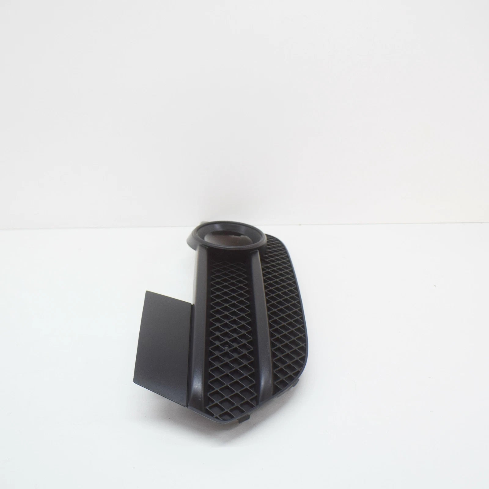 NEW AUDI Q3 8U FRONT BUMPER LEFT FOG LIGHT GRILLE 8U0807681ASP9