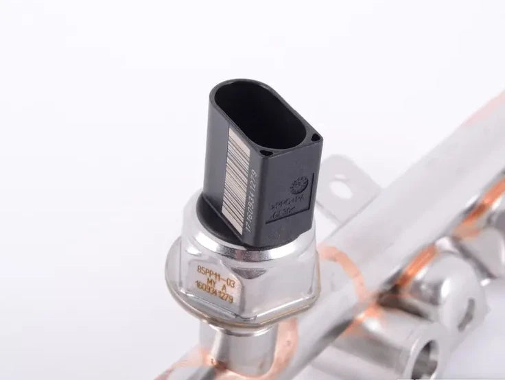 NEW BMW 1 F21 F20 FUEL RAIL INJECTOR PIPE 13537592426 7592426 ORIGINAL