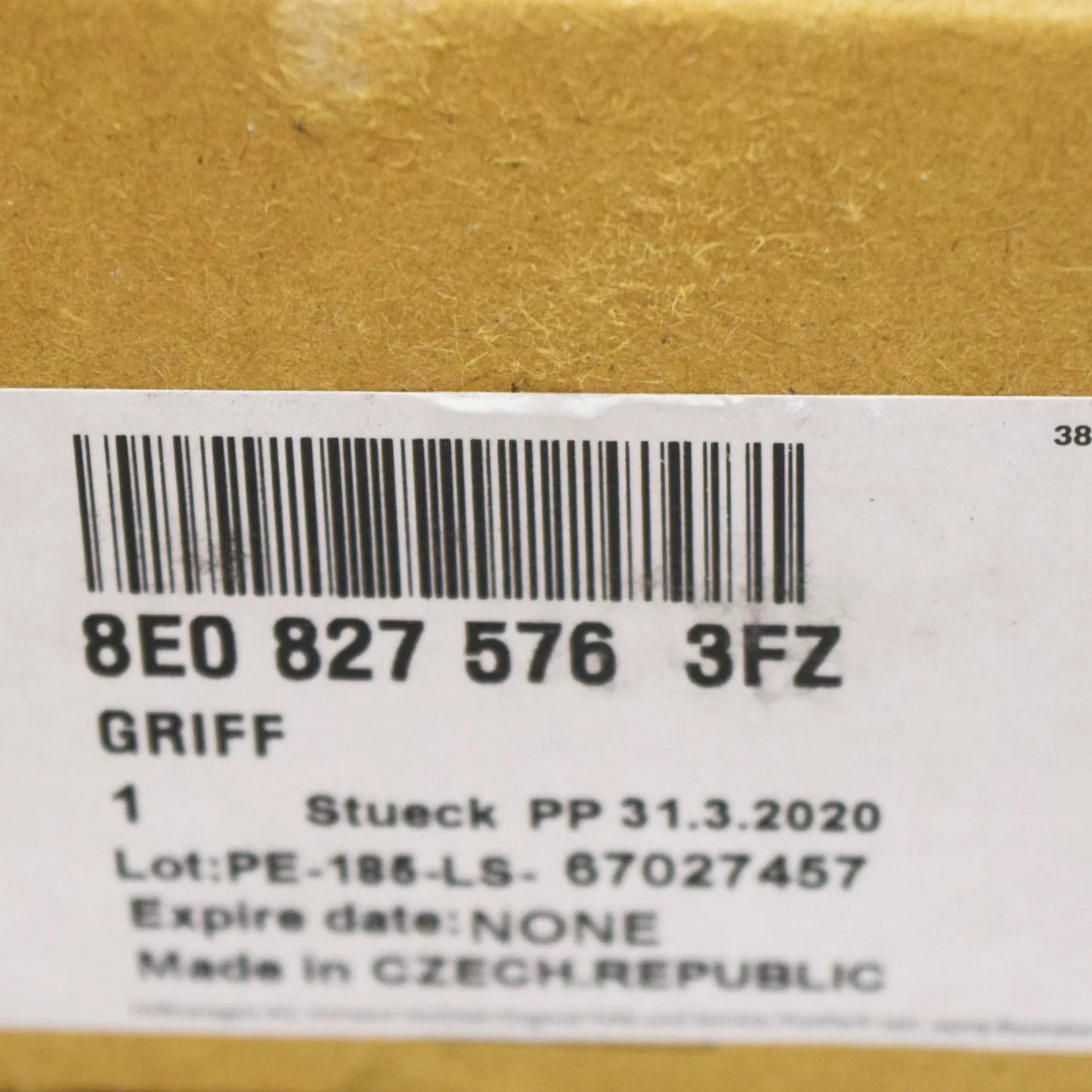 NEW AUDI A4 B6 REAR LID GRIP MOLDING 8E08275763FZ