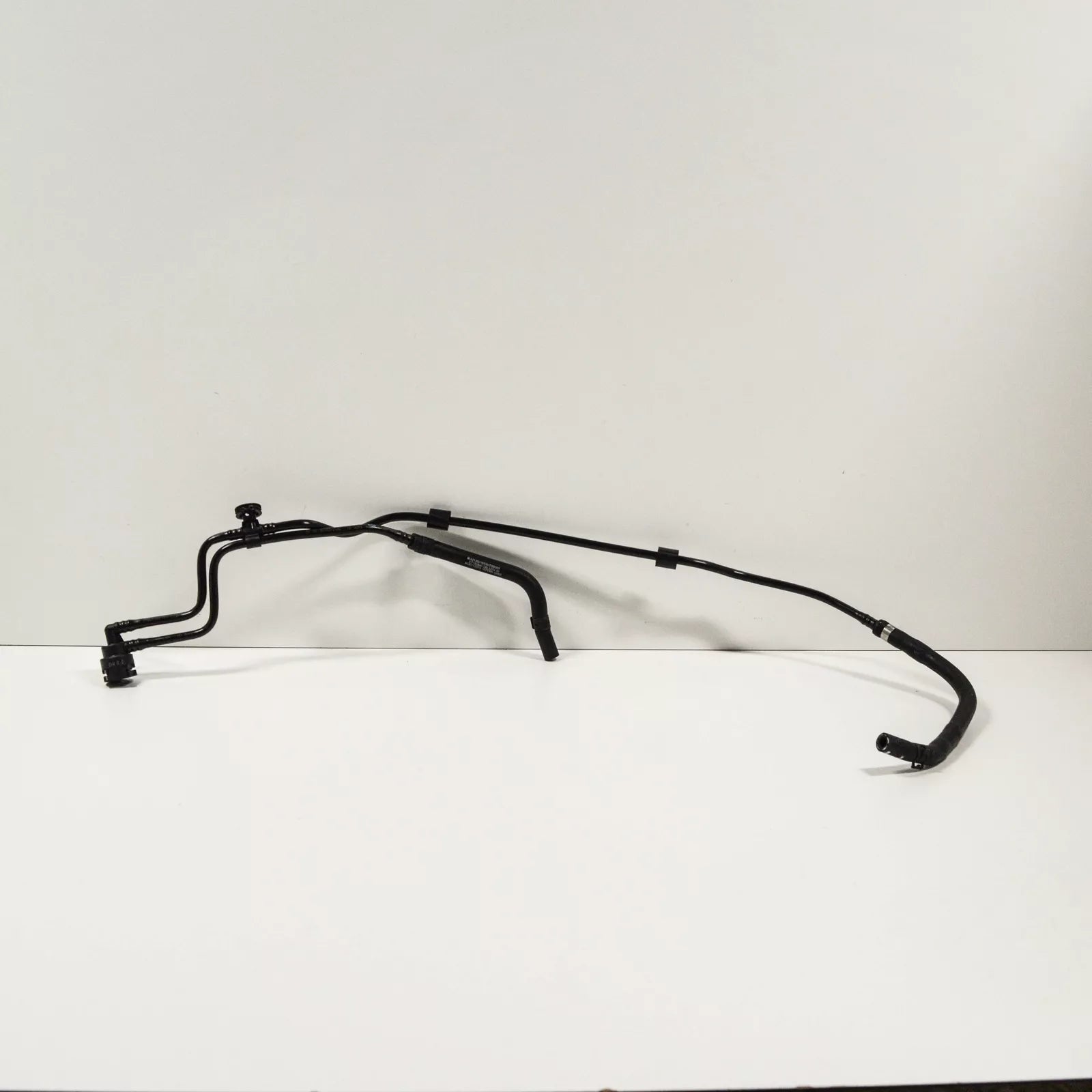 NEW MERCEDES BENZ E W213 WATER COOLANT PIPE HOSE A2135016500