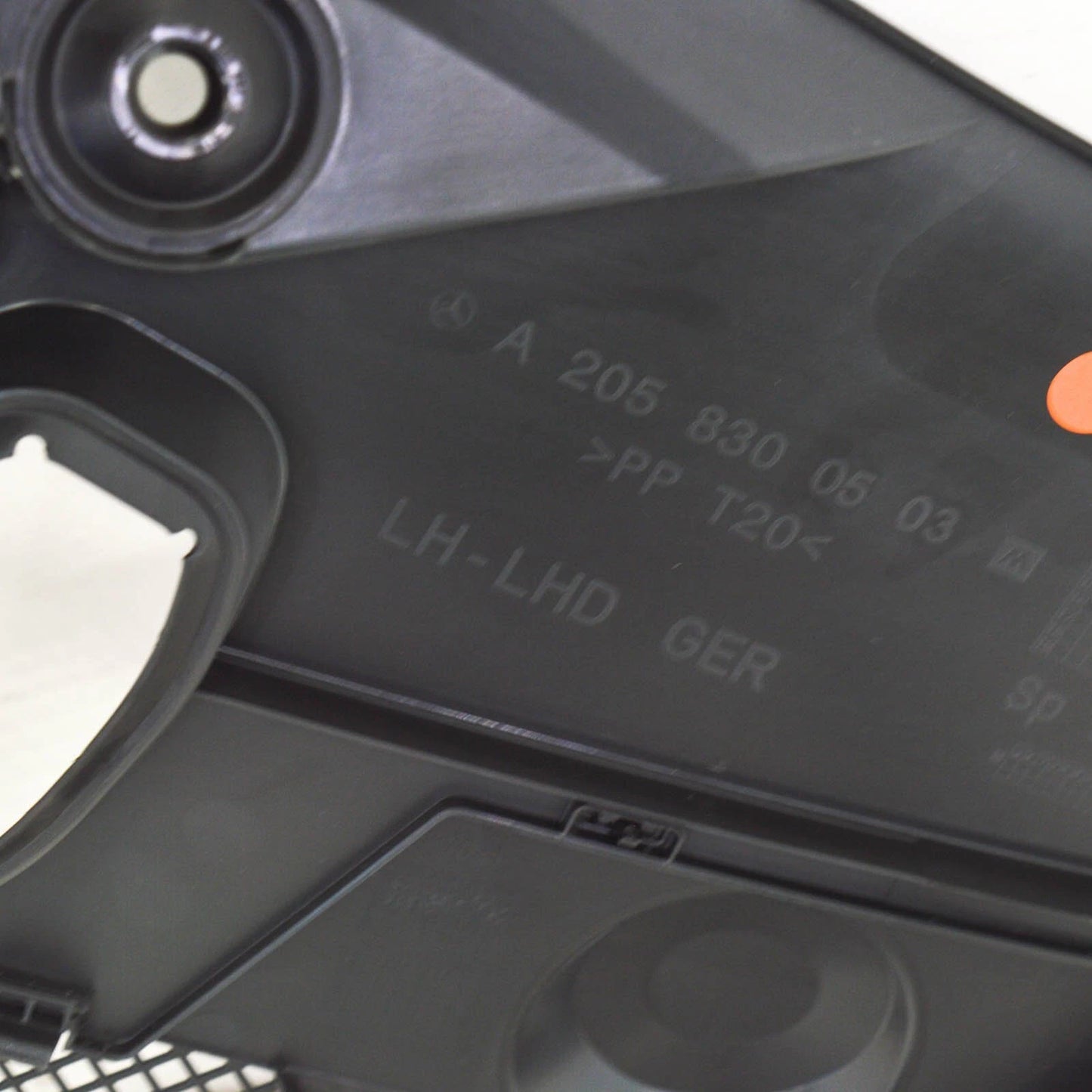 NEW MERCEDES-BENZ C-CLASS W205 FRONT WIPER COWL TRIM LEFT A2058300503 LHD