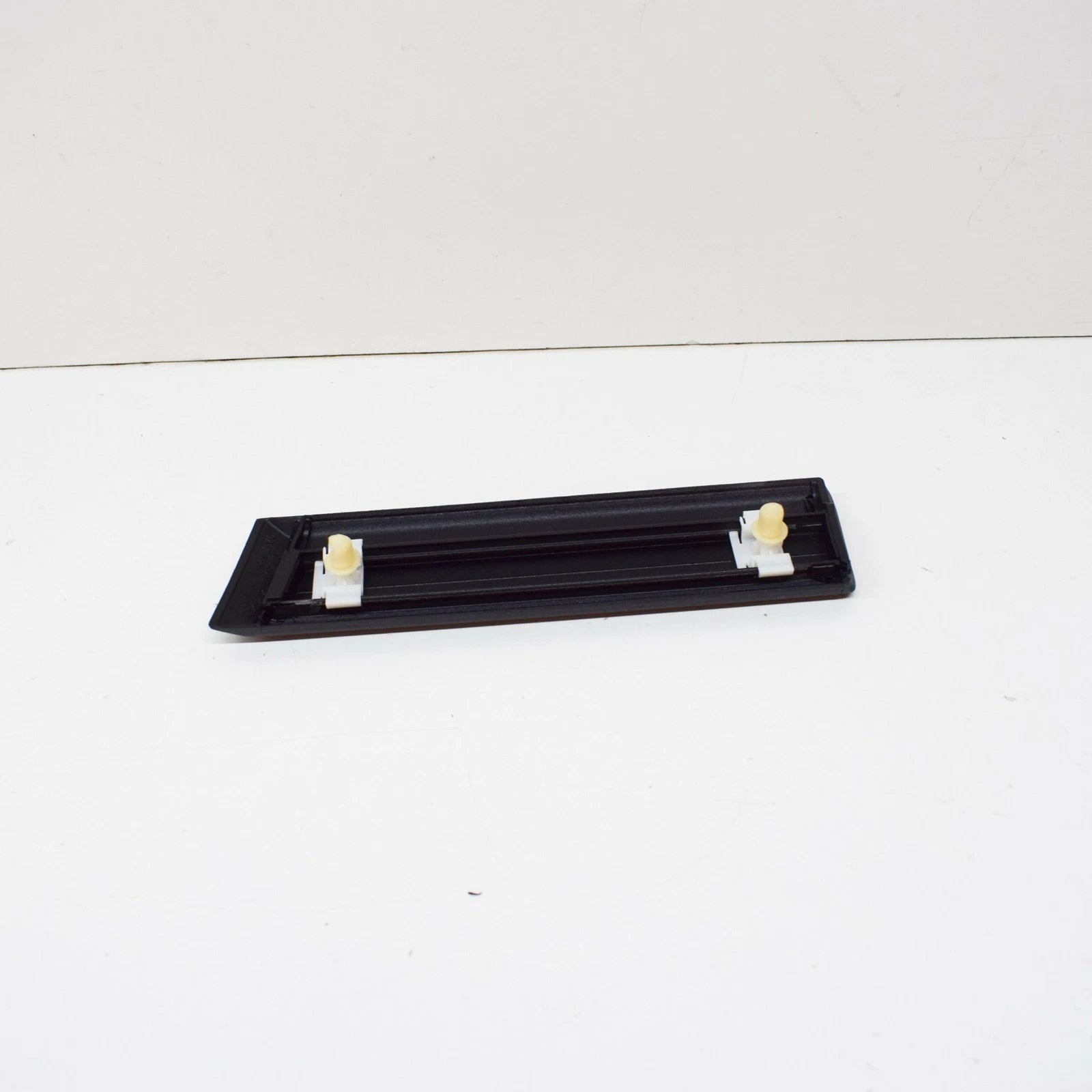 NEW BMW 3 E36 FRONT LEFT FENDER MOLDING 51132250071 2250071 1997 ORIGINAL