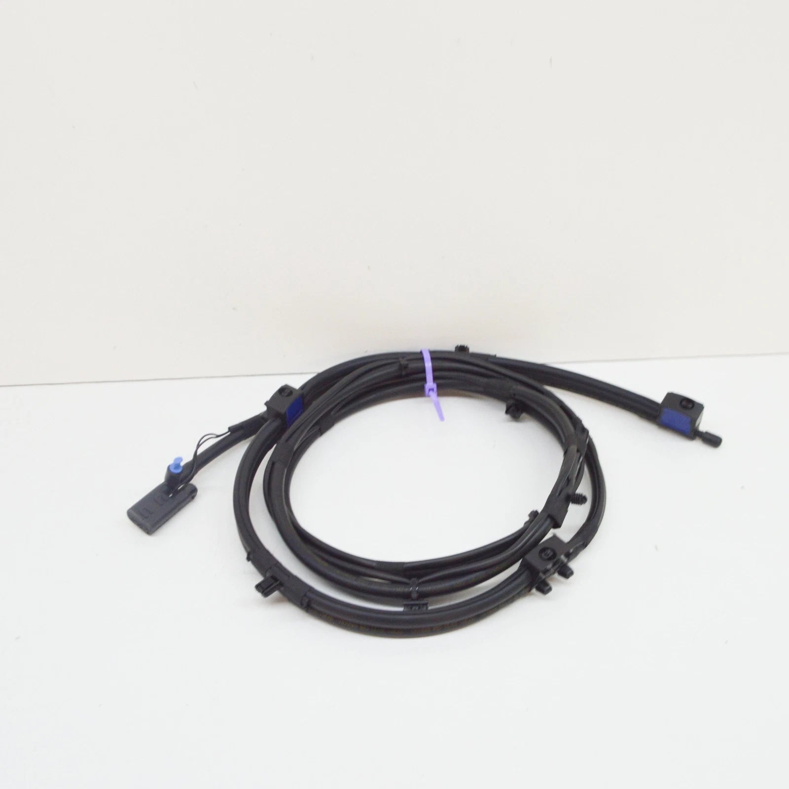 NEW MB GLA X156 HEADLIGHT WASHER HOSE LINE WITH NOZZLE RHD A1768601392 ORIGINAL