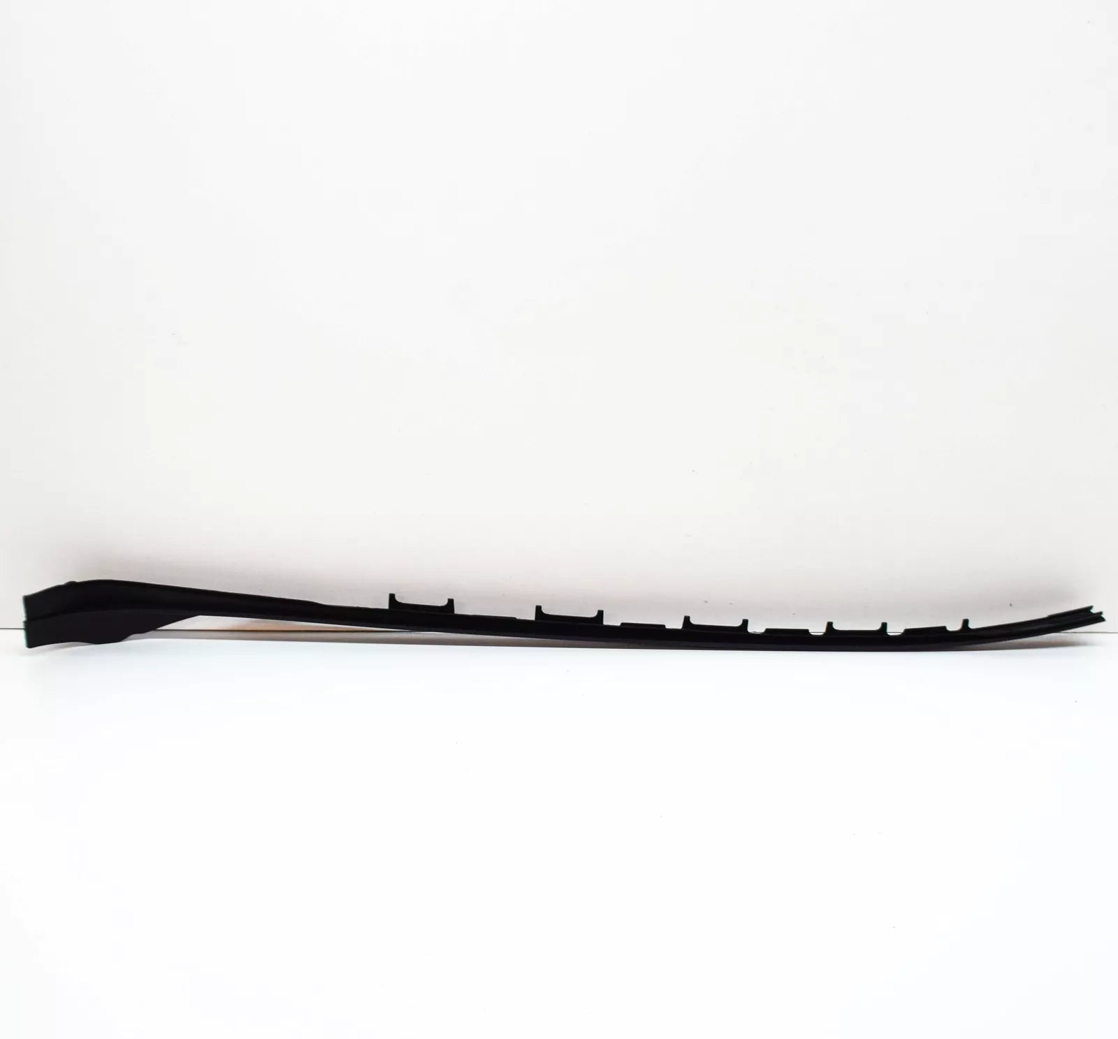 NEW BMW X4 M G02 FRONT WINDSHIELD LEFT DRIP MOULDING 51137461745 ORIGINAL