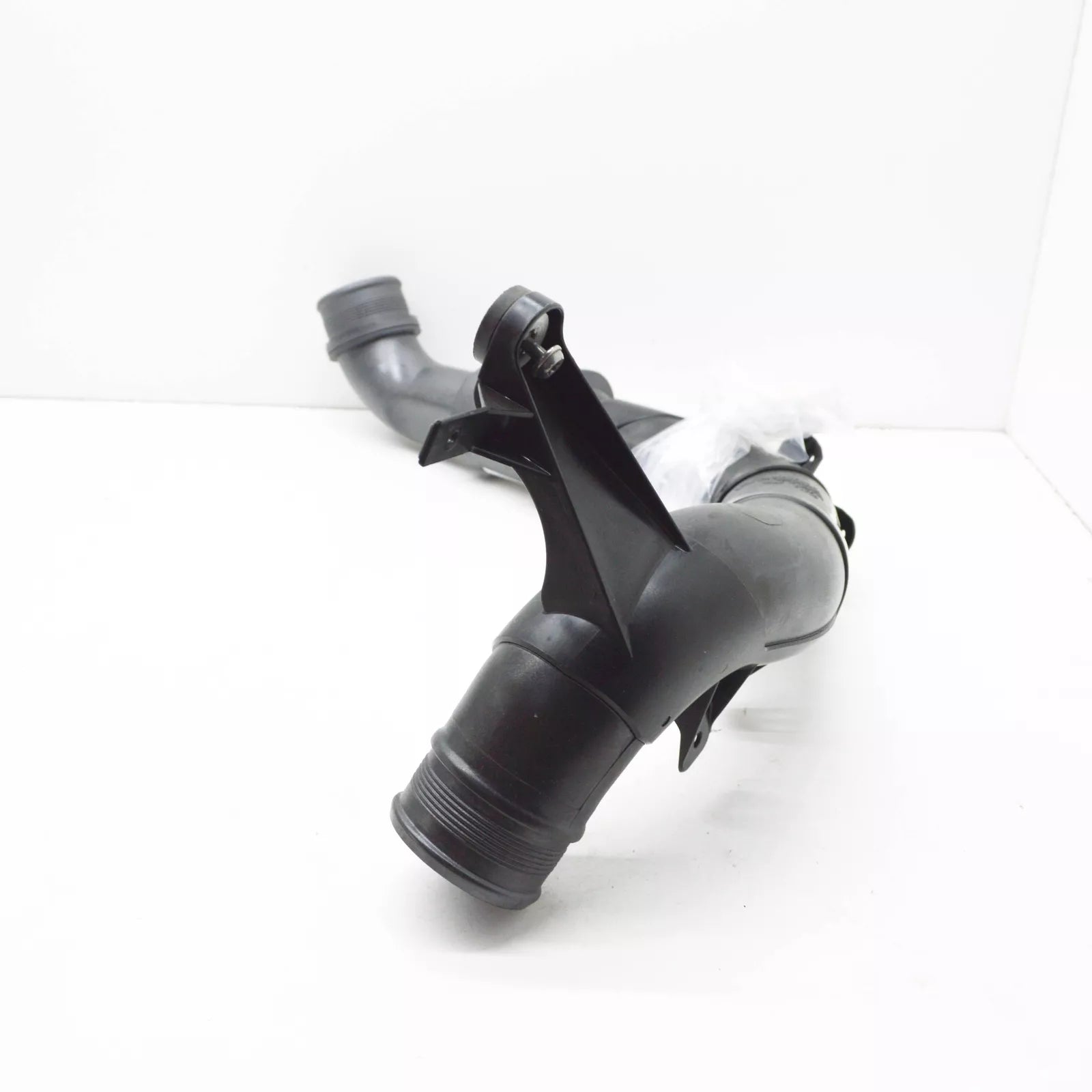 NEW VOLKSWAGEN ARTEON 3H7 CHARGE AIR TUBE 5WA145840D ORIGINAL