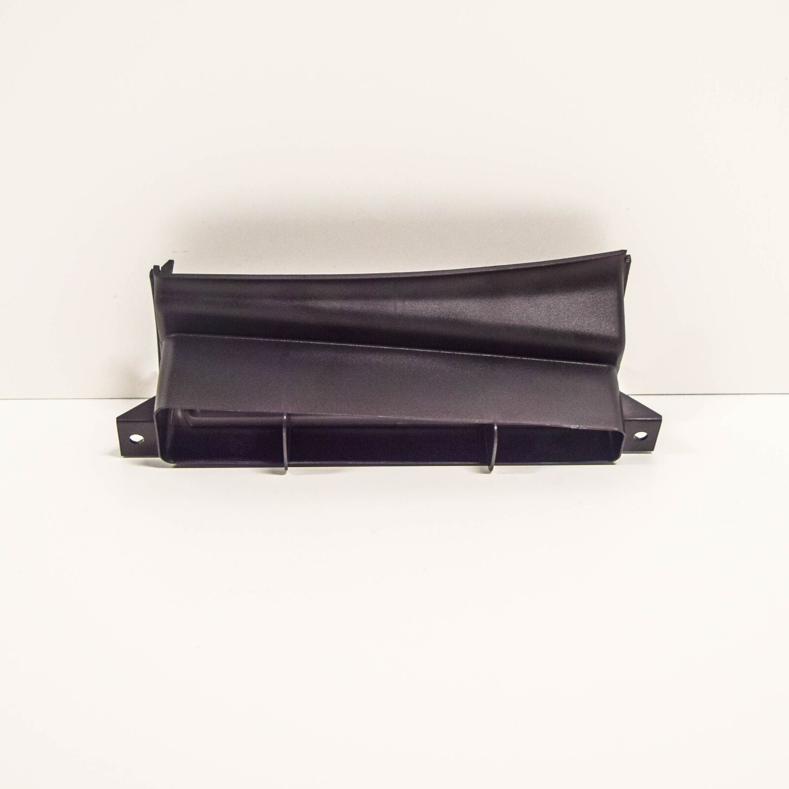 NEW VOLKSWAGEN JETTA MK6 SATIN BLACK AIR GUIDE CHANNEL 5P08059719B9 ORIGINAL