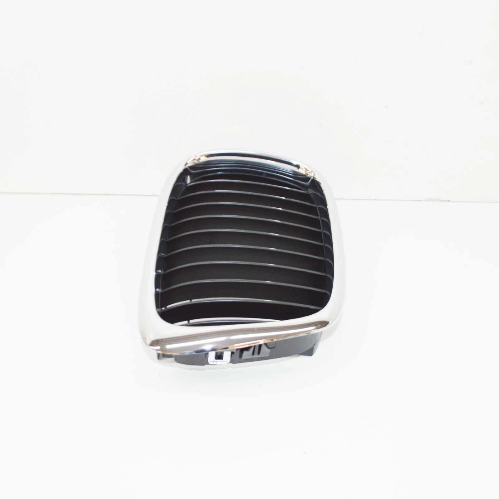 NEW BMW E39 FRONT RADIATOR KIDNEY BLACK GRILLE RIGHT 7005838 51137005838