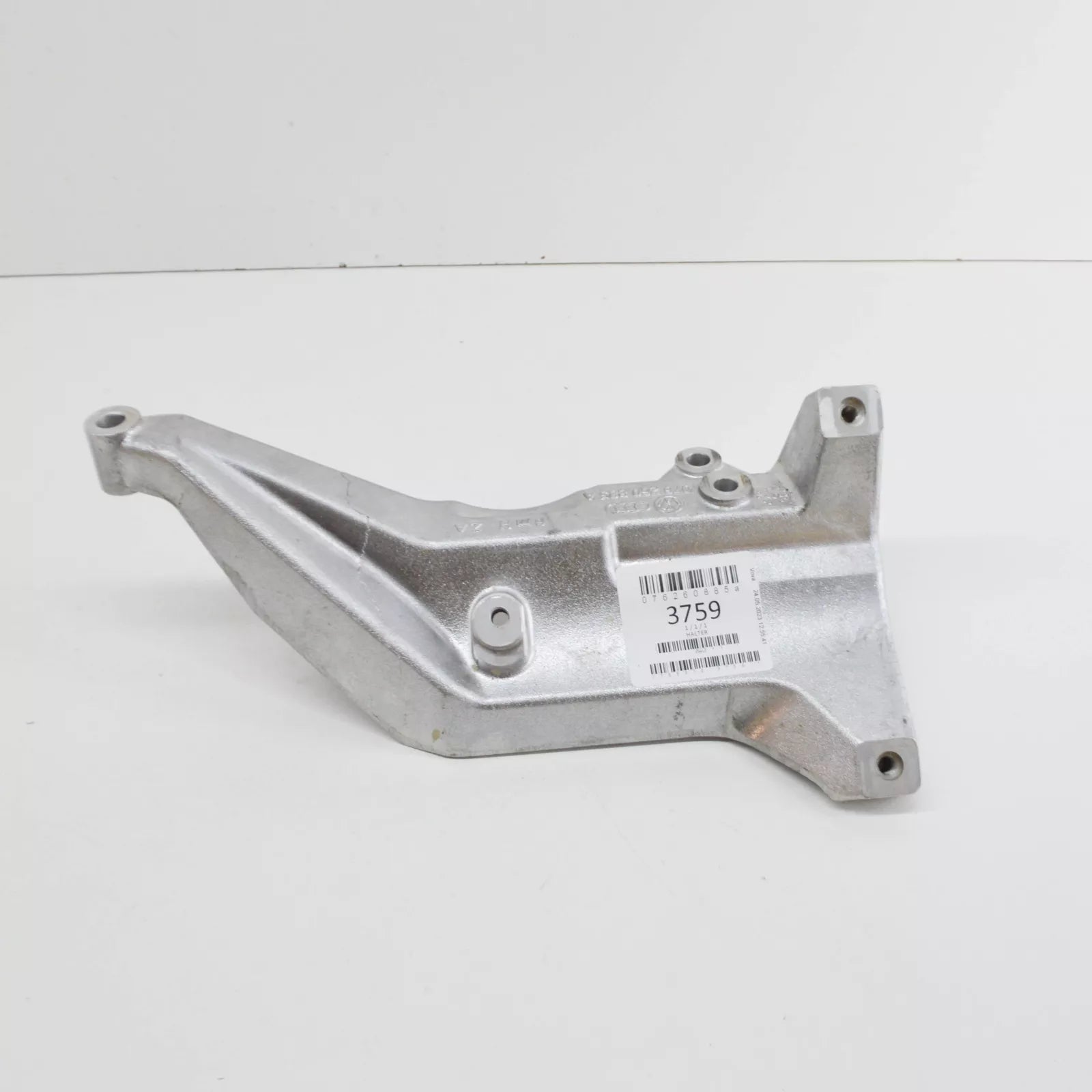 NEW VOLKSWAGEN CRAFTER 2F MK1 AC COMPRESSOR BRACKET 076260885A ORIGINAL