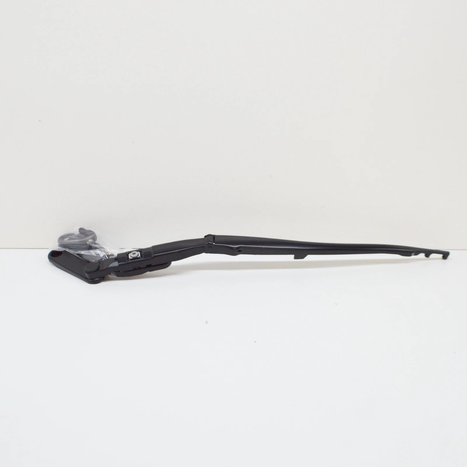 NEW BMW 7 E65 E66 E67 RIGHT WINDSHIELD WIPER ARM RHD 61617208692 7208692
