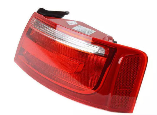 NEW AUDI A5 8T REAR RIGHT OUTER TAILLIGHT 8T0945096A