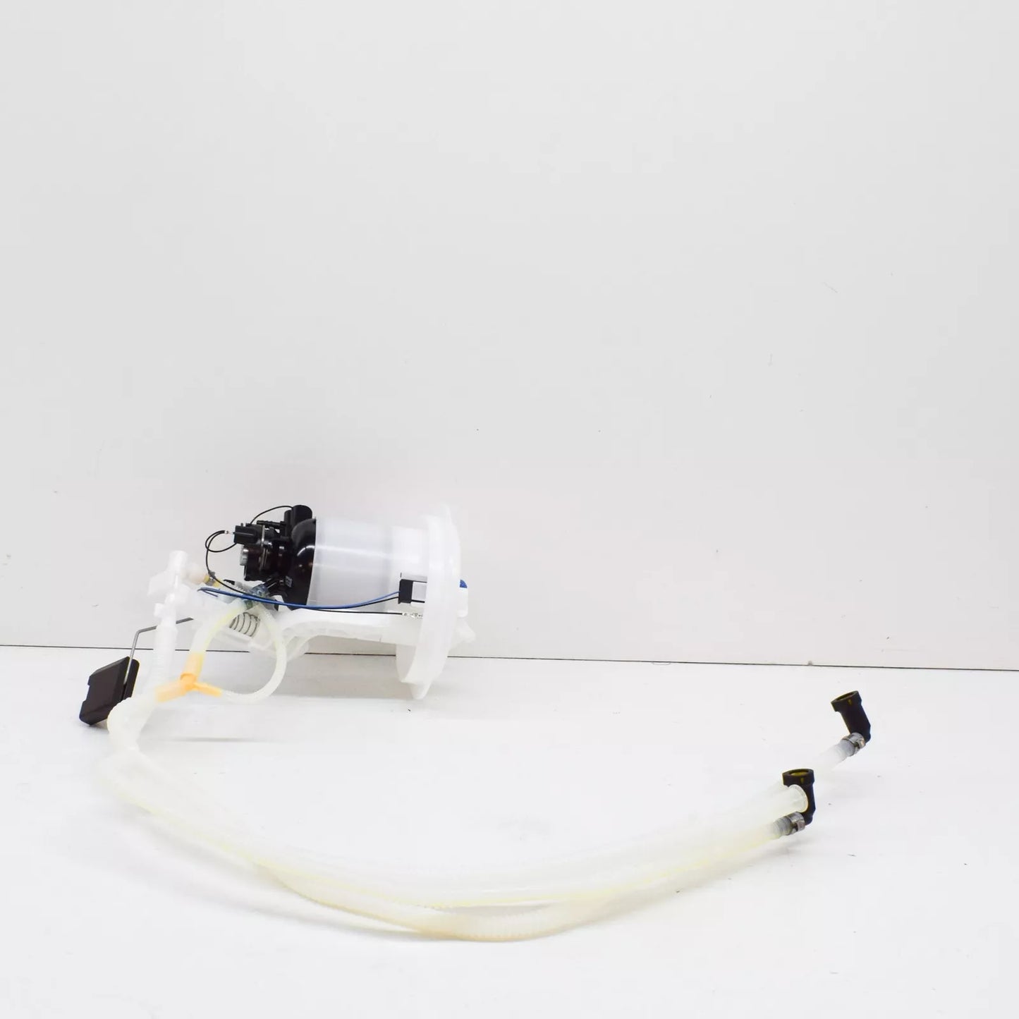 NEW MERCEDES BENZ C W204 LEFT FUEL PUMP GAS ASSEMBLY A2044701694 ORIGINAL