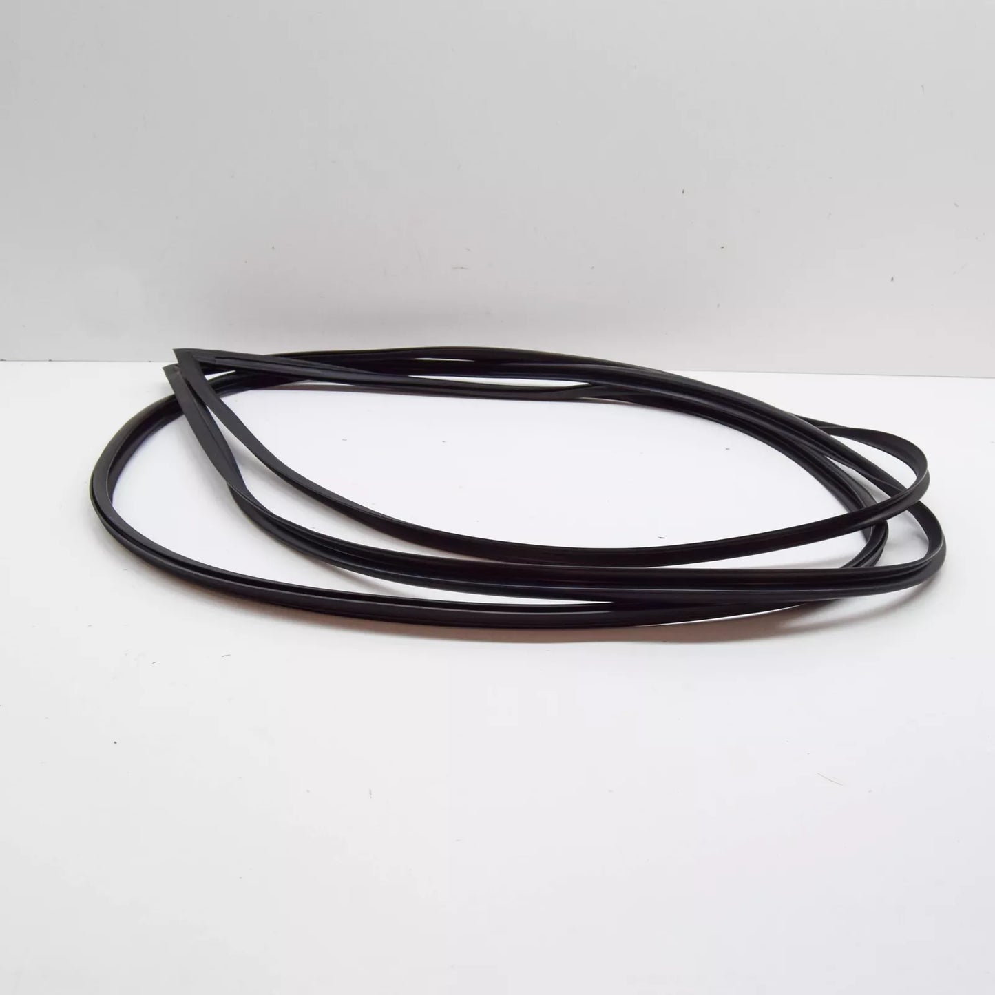 NEW MERCEDES-BENZ 903 WINDSCREEN SEAL GASKET A9016710320 ORIGINAL