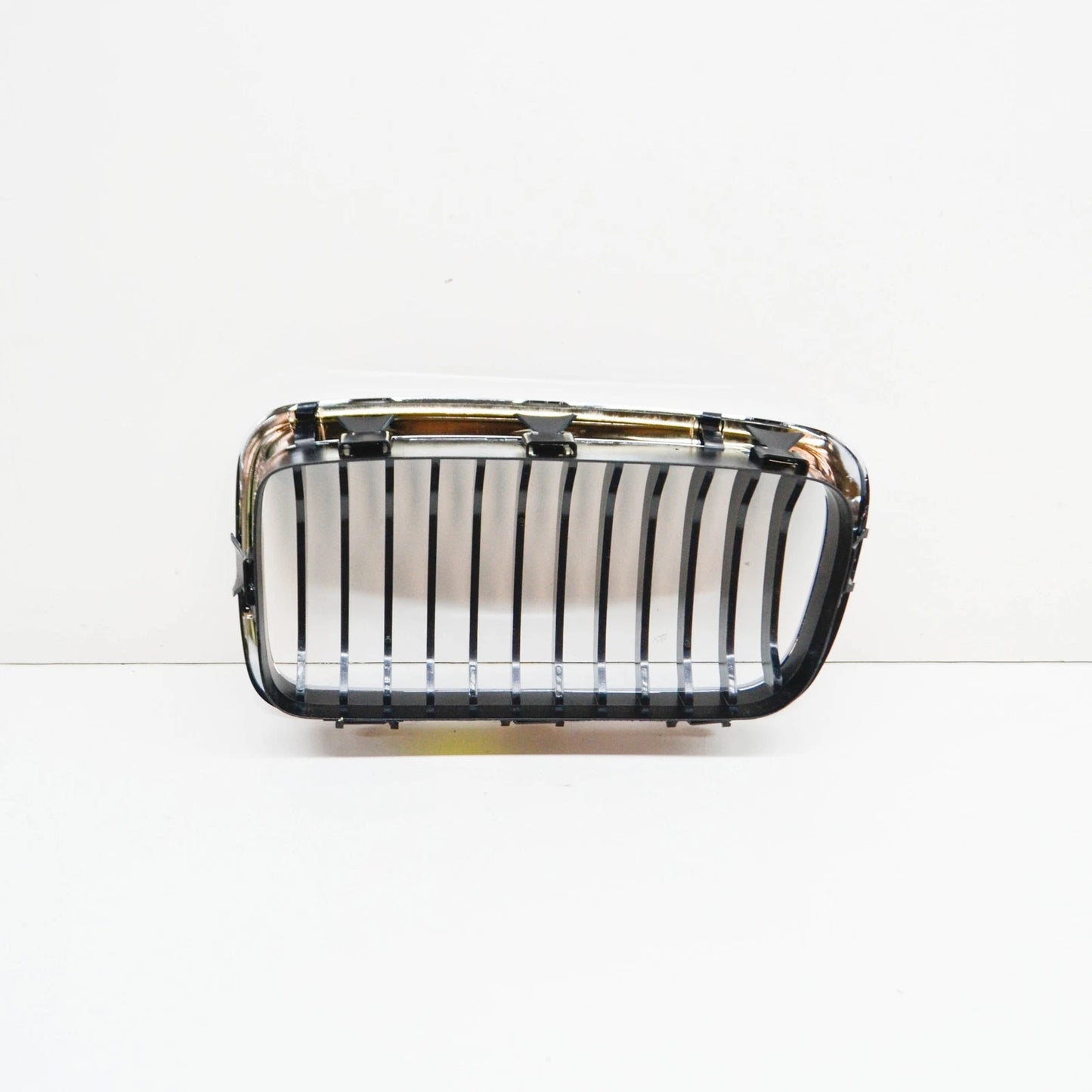 NEW BMW E38 FRONT RADIATOR KIDNEY CHROME GRILLE RIGHT 8231596 51138231596