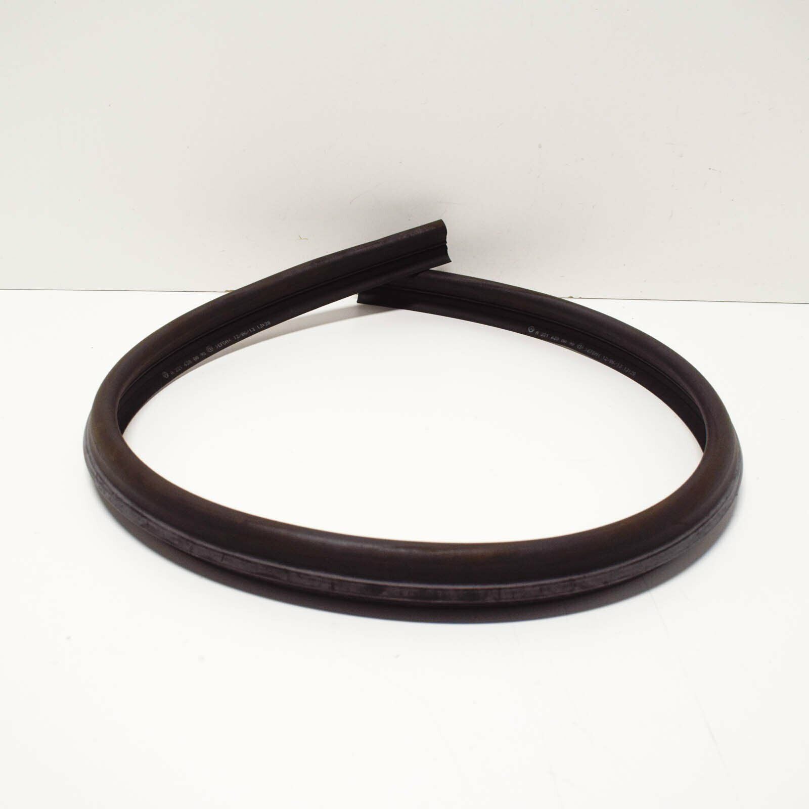 NEW MERCEDES-BENZ S W221 UNDER BONNET HOOD SEAL A2216280098 ORIGINAL