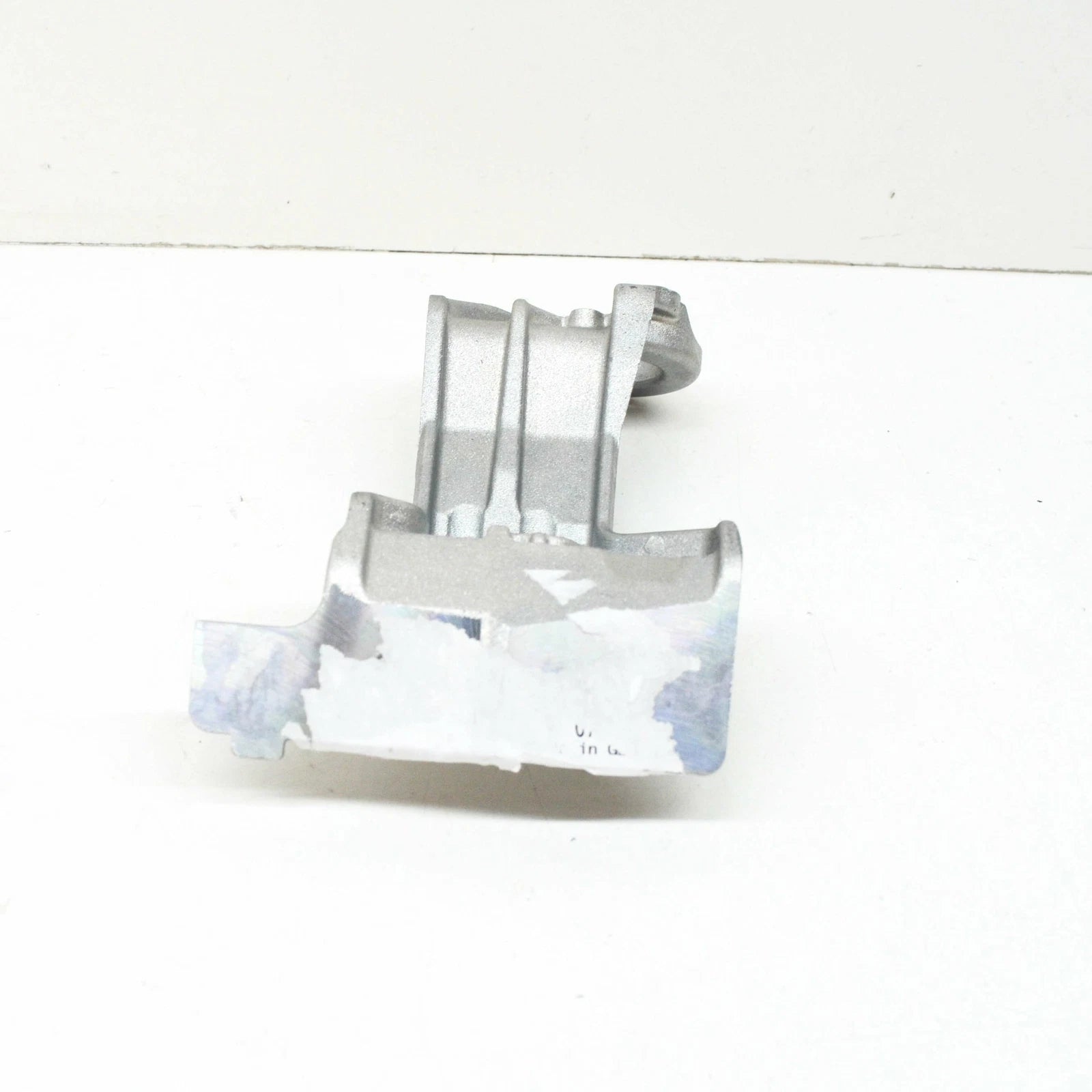 NEW MB E W213 LEFT RADIATOR LOWER HOLDER A2135052100