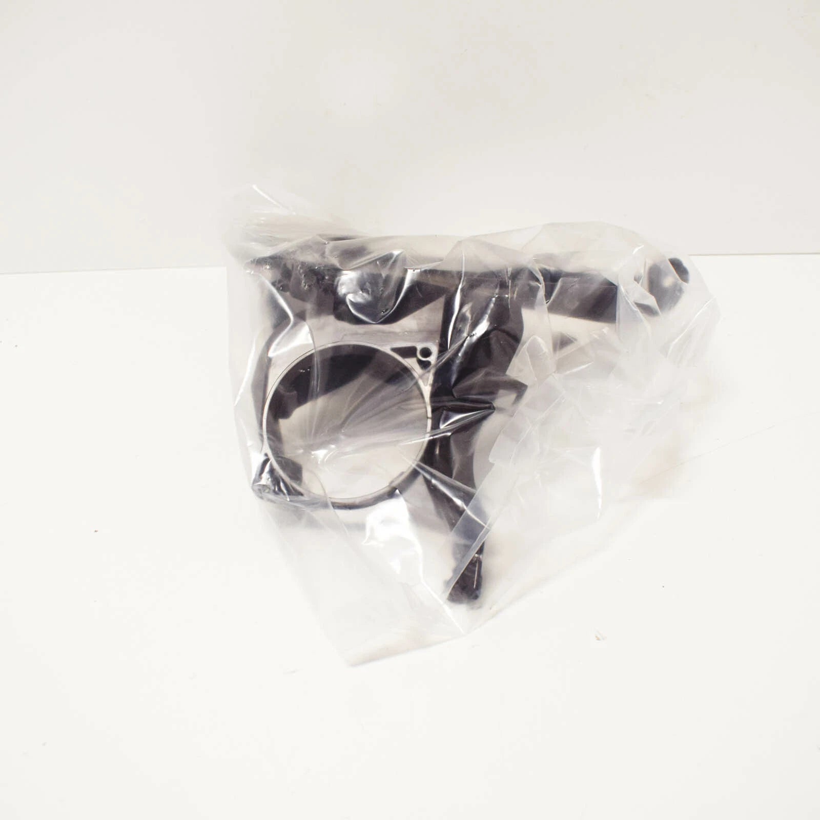 NEW AUDI A5 8W6 SPORTBACK RIGHT D-PILLAR TRIM BRACKET 8W8867730A ORIGINAL