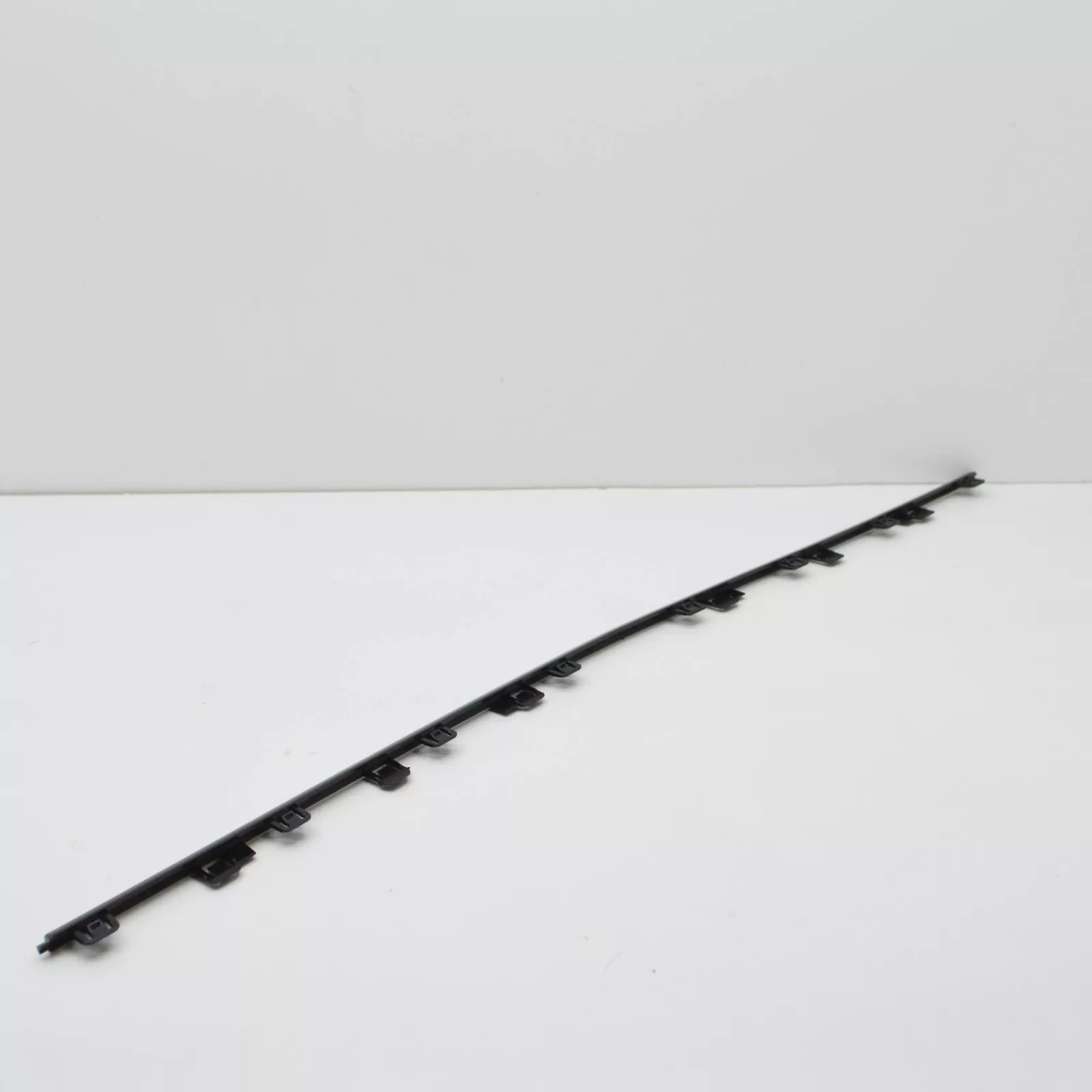 NEW MERCEDES-BENZ C W206 AMG FRONT BUMPER CENTER LOWER TRIM A2068855802 ORIGINAL