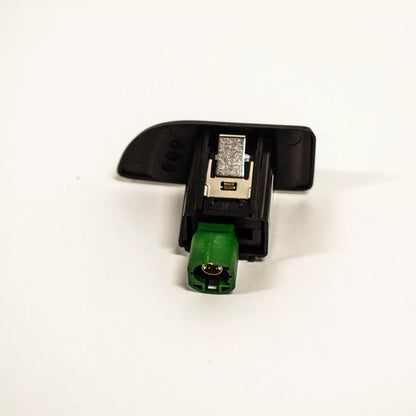 NEW AUDI A3 8V AUDIO AUXILIARY JACK INTERFACE USB PORT LHD 8V1035726