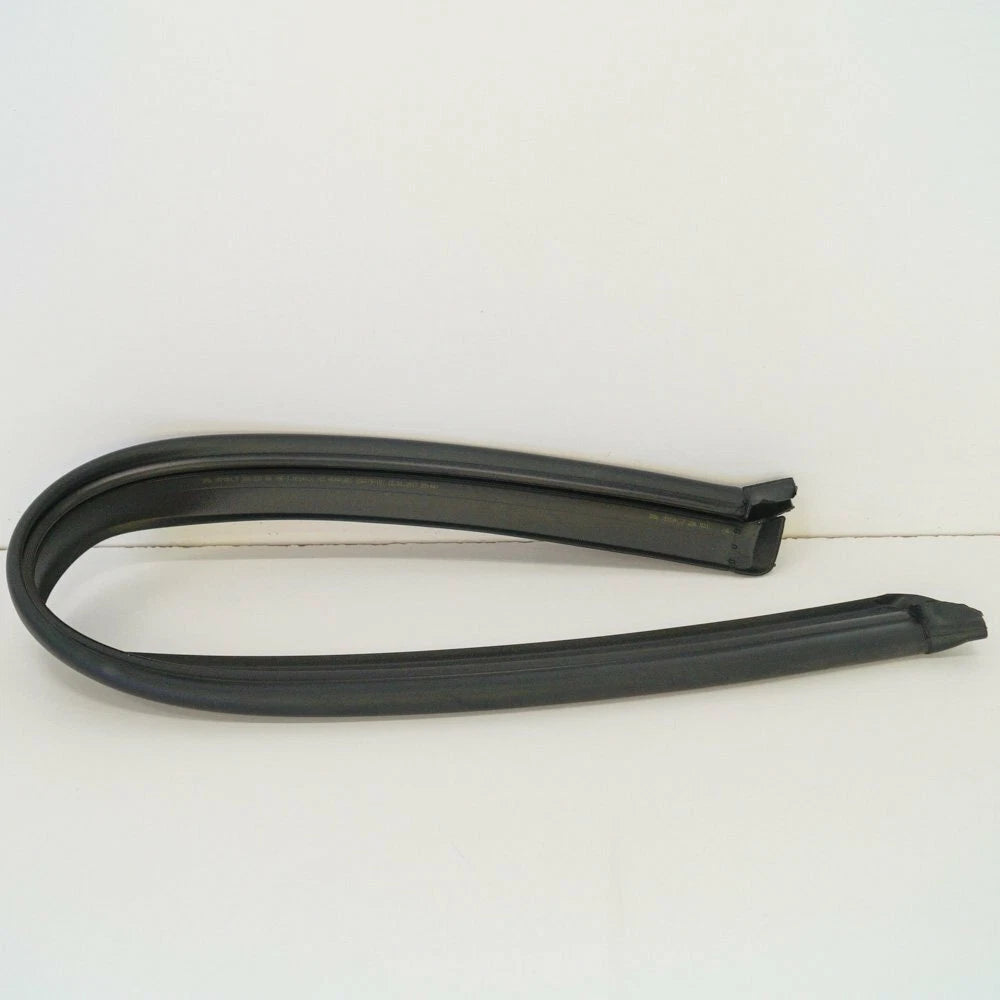 NEW BMW 5 F10 ENGINE BONNET SEAL 51767206521 7206521 ORIGINAL