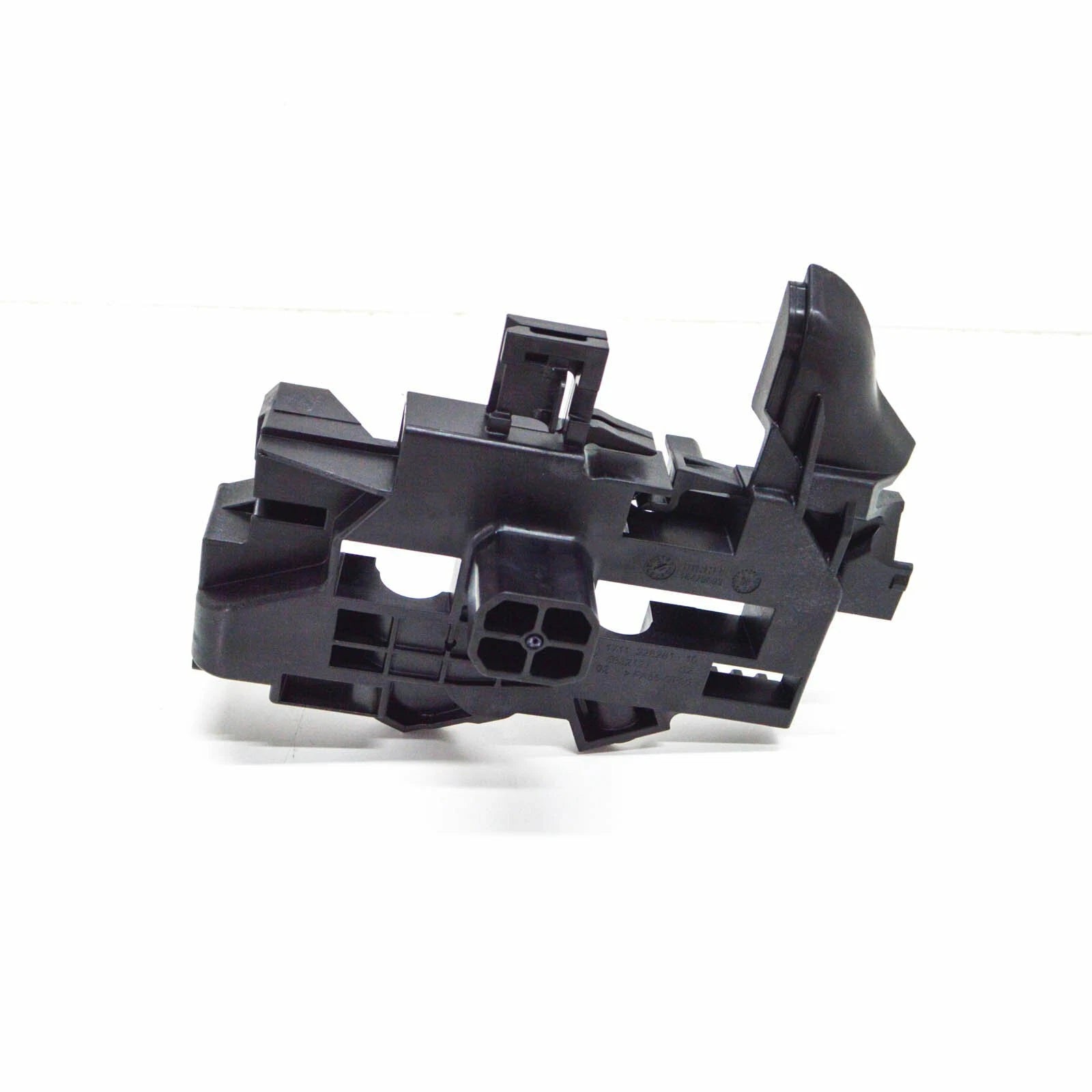 NEW BMW 7 G11 G12 LOWER LEFT RADIATOR MODULE MOUNT BRACKET 17118632127 ORIGINAL