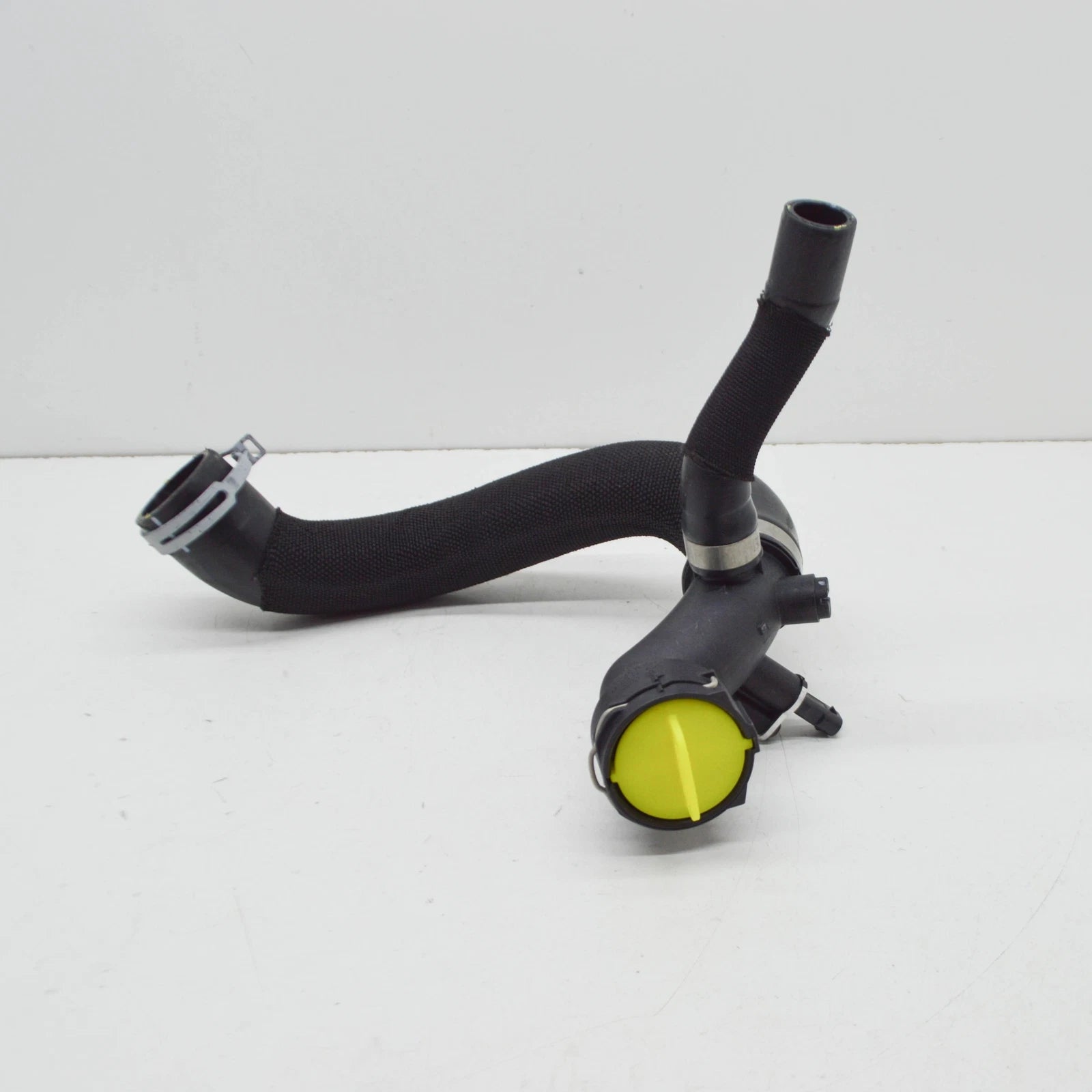 NEW AUDI A6 AVANT C8 ENGINE COOLING HOSE 4K0122055BJ