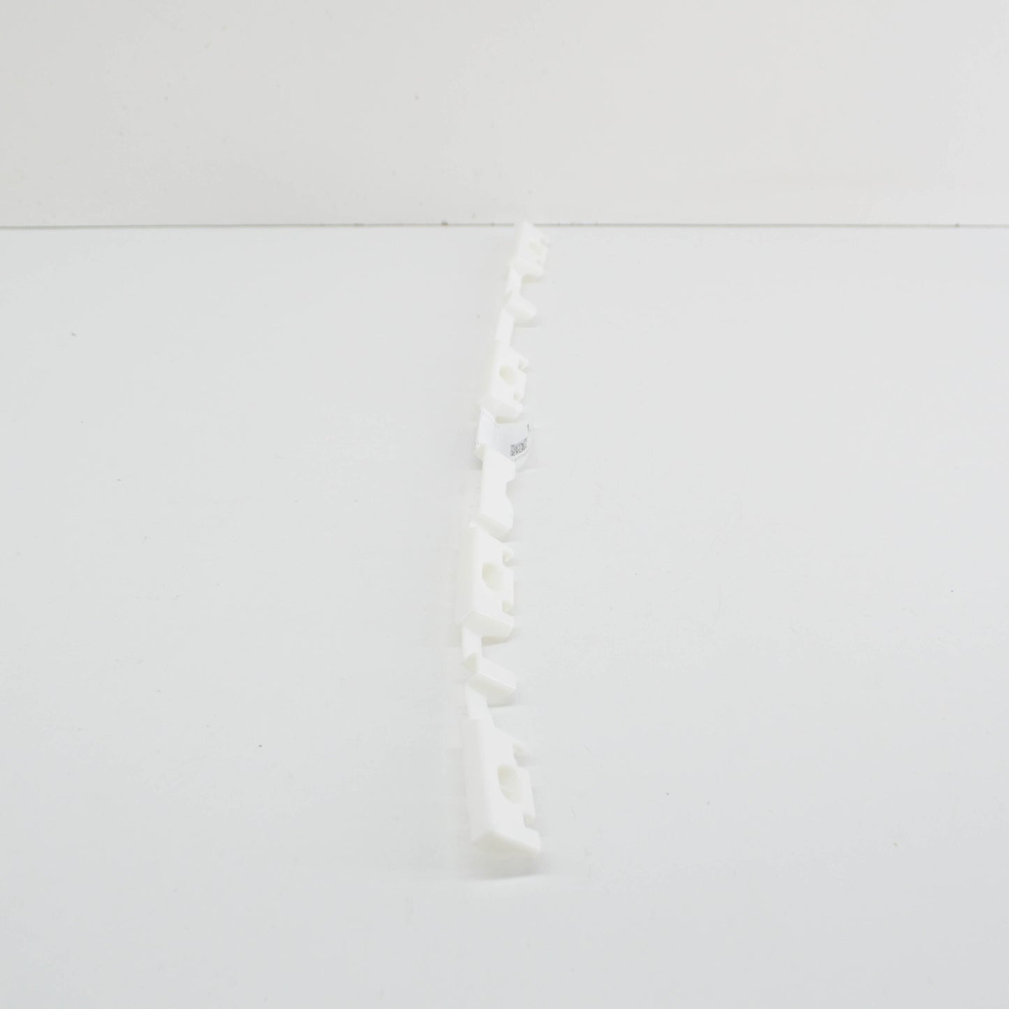 NEW MERCEDES-BENZ C W204 LEFT ROCKER MOULDING MOUNT BRACKET A2046980162 ORIGINAL