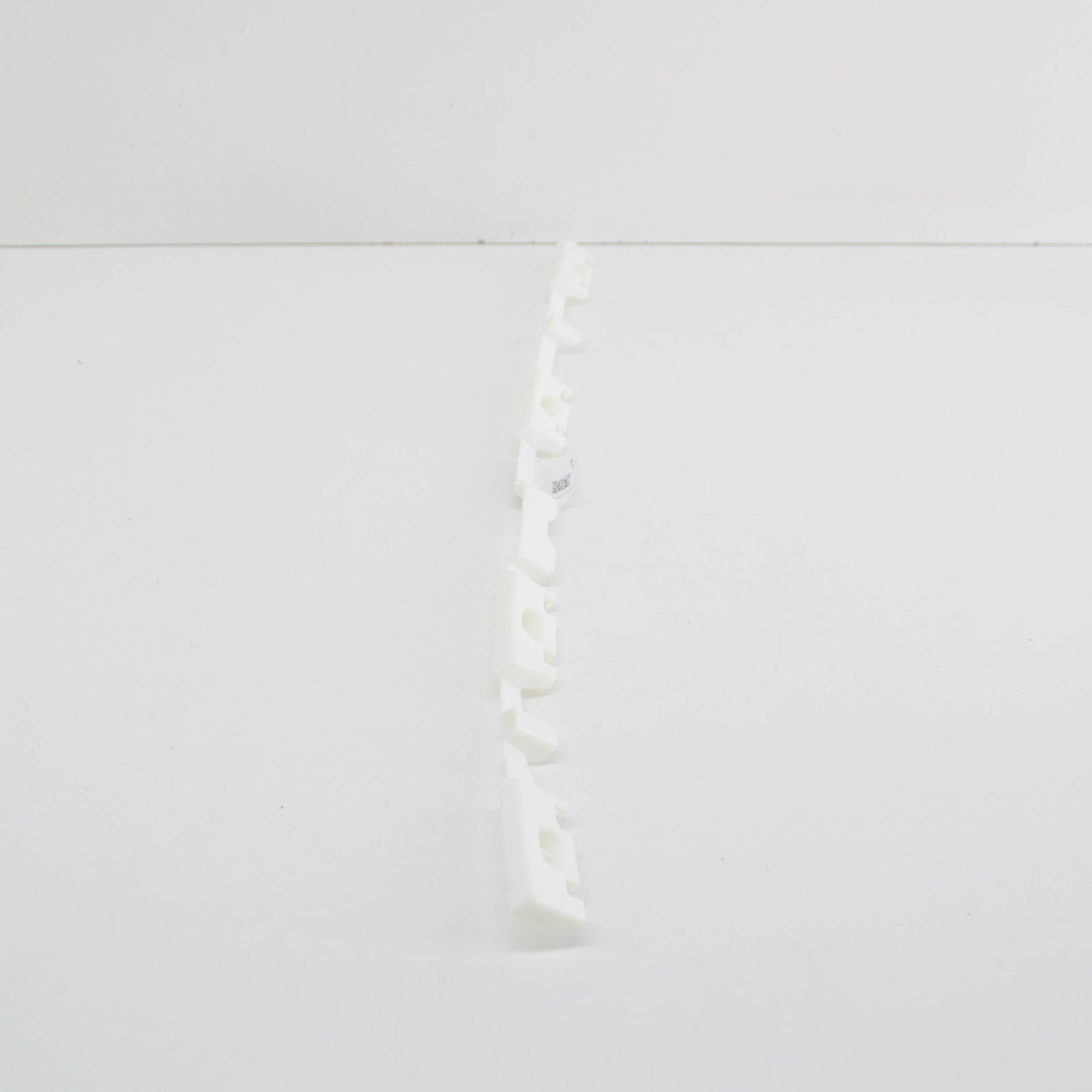 NEW MERCEDES-BENZ C W204 LEFT ROCKER MOULDING MOUNT BRACKET A2046980162 ORIGINAL