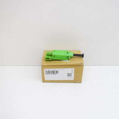 NEW VOLKSWAGEN TOUAREG 7L CLUTCH PEDAL SWITCH 1H0927189E