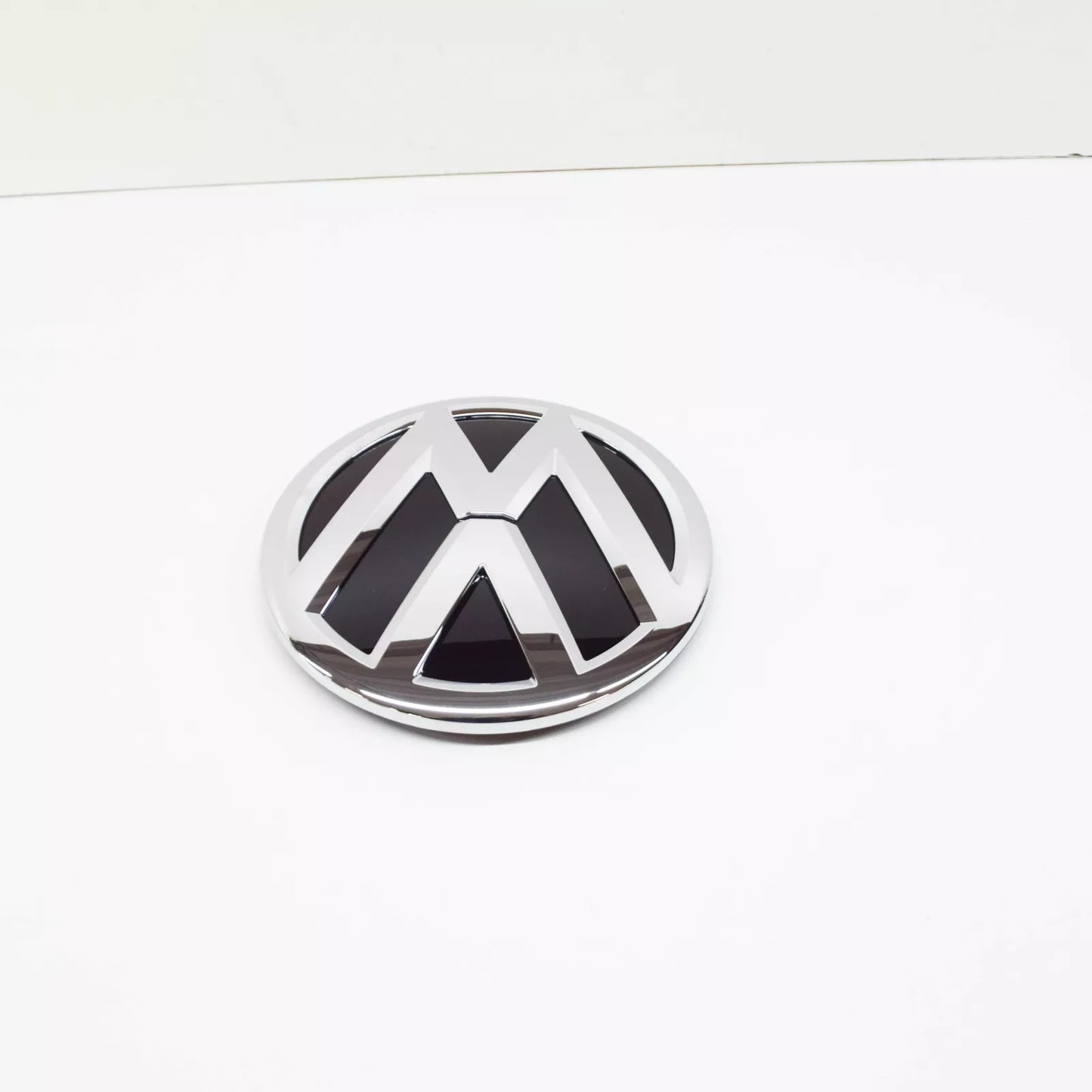 NEW VOLKSWAGEN CRAFTER MK2 SZ REAR UPPER EMBLEM BADGE 7C0853630BDPJ