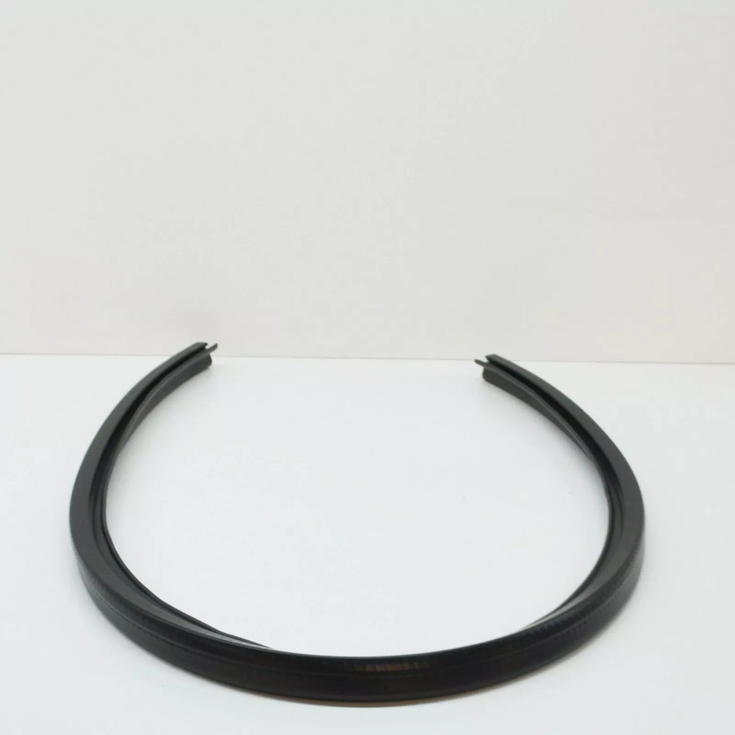 NEW VOLKSWAGEN JETTA A5 REAR HOOD SEAL 1K0823723C