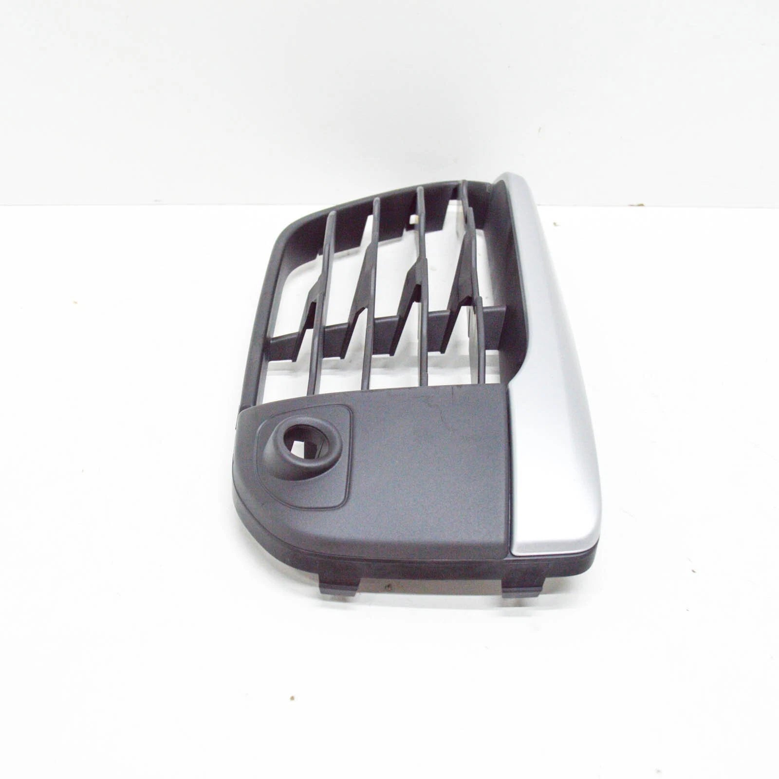 NEW BMW X1 F48 FRONT LEFT GRILLE X-LINE 51117453987 7453987 2015 ORIGINAL