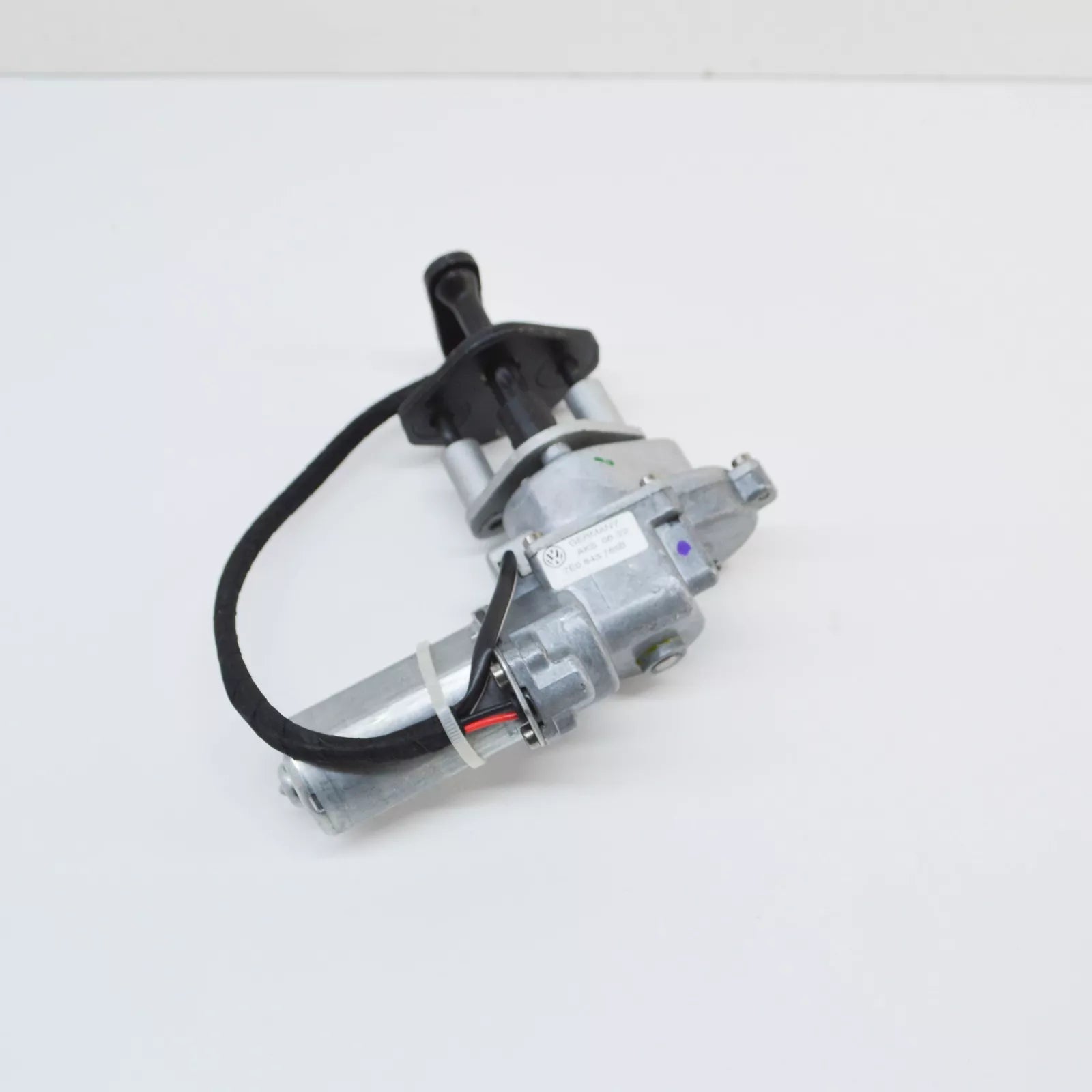 NEW VW TRANSPORTER T5 LEFT SLIDING DOOR POWER LATCHING MOTOR 7E0843765B ORIGINAL